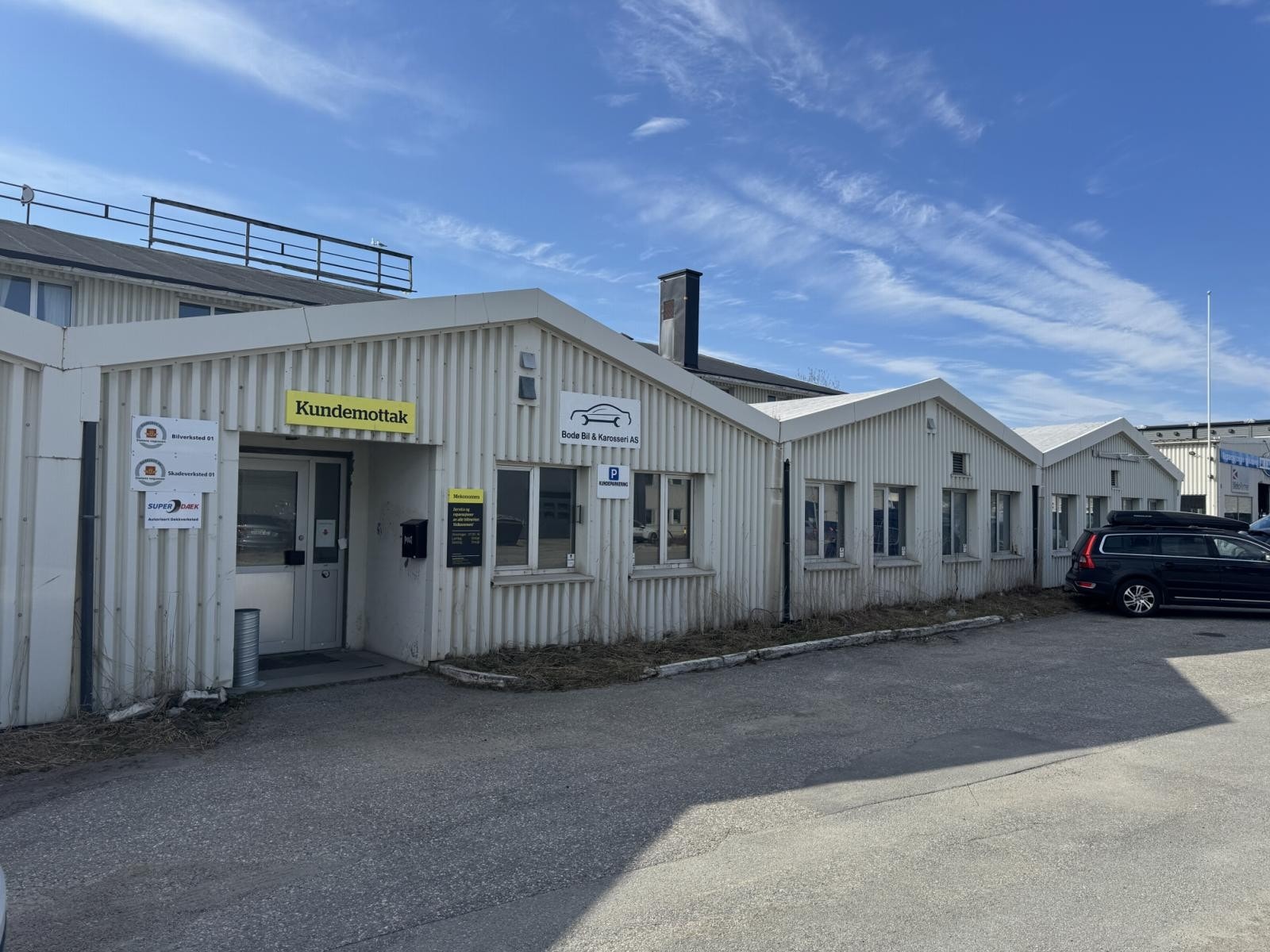 Inngang fra Gamle Riksvei. Galleribilde