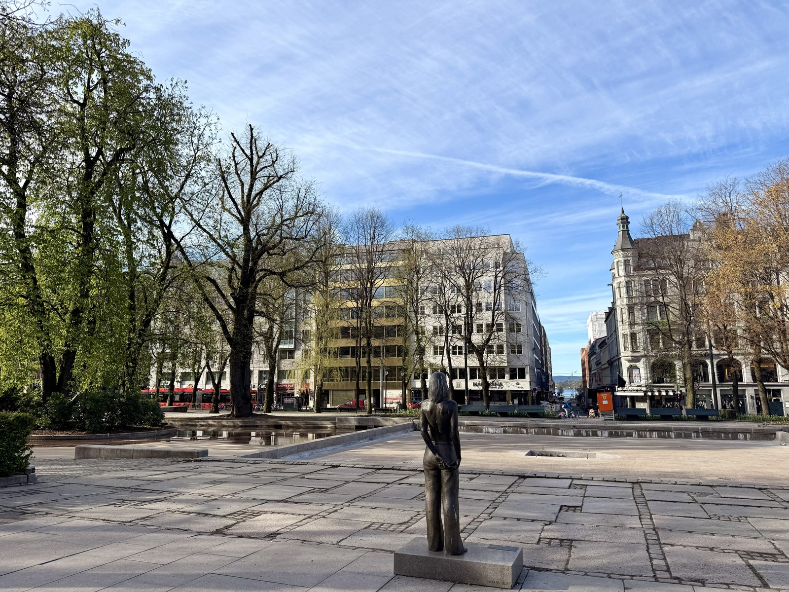 Spikersuppa, med vårt kontor i bakgrunnen Galleribilde