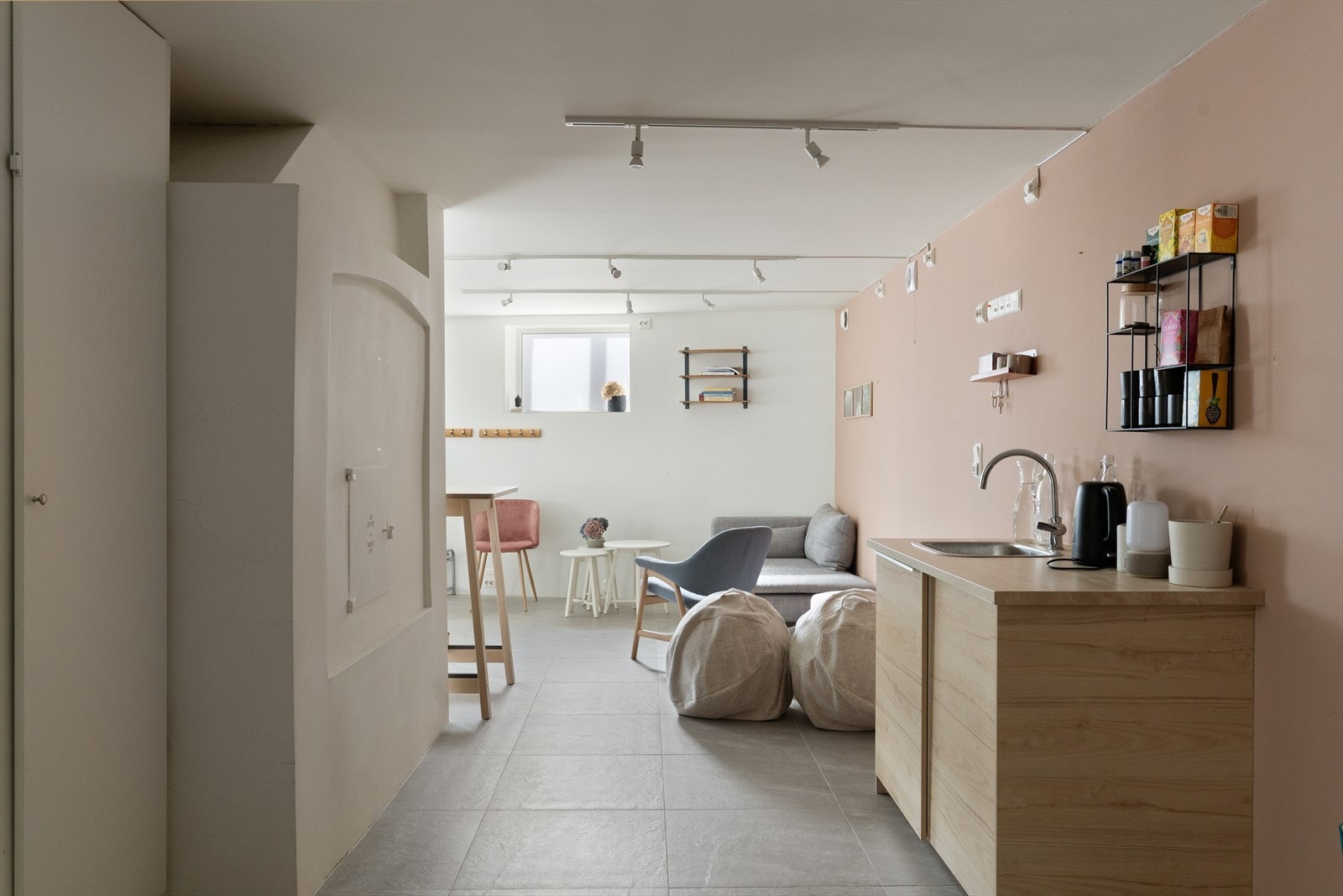 Deler av boligen brukes i dag som yogastudio. Galleribilde