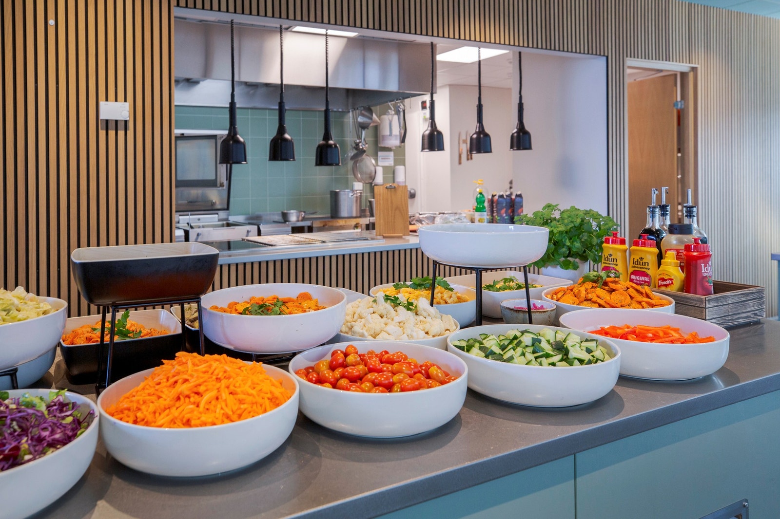 Nylig oppgradert personalrestaurant. Galleribilde