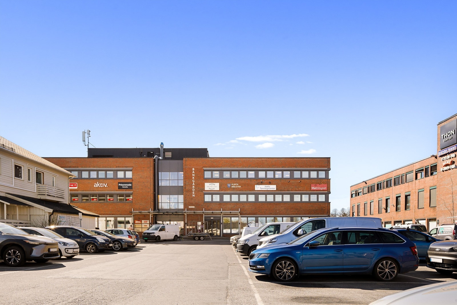 Bygningen strekker seg over 3 etasjer, og har i tillegg parkeringskjeller Galleribilde