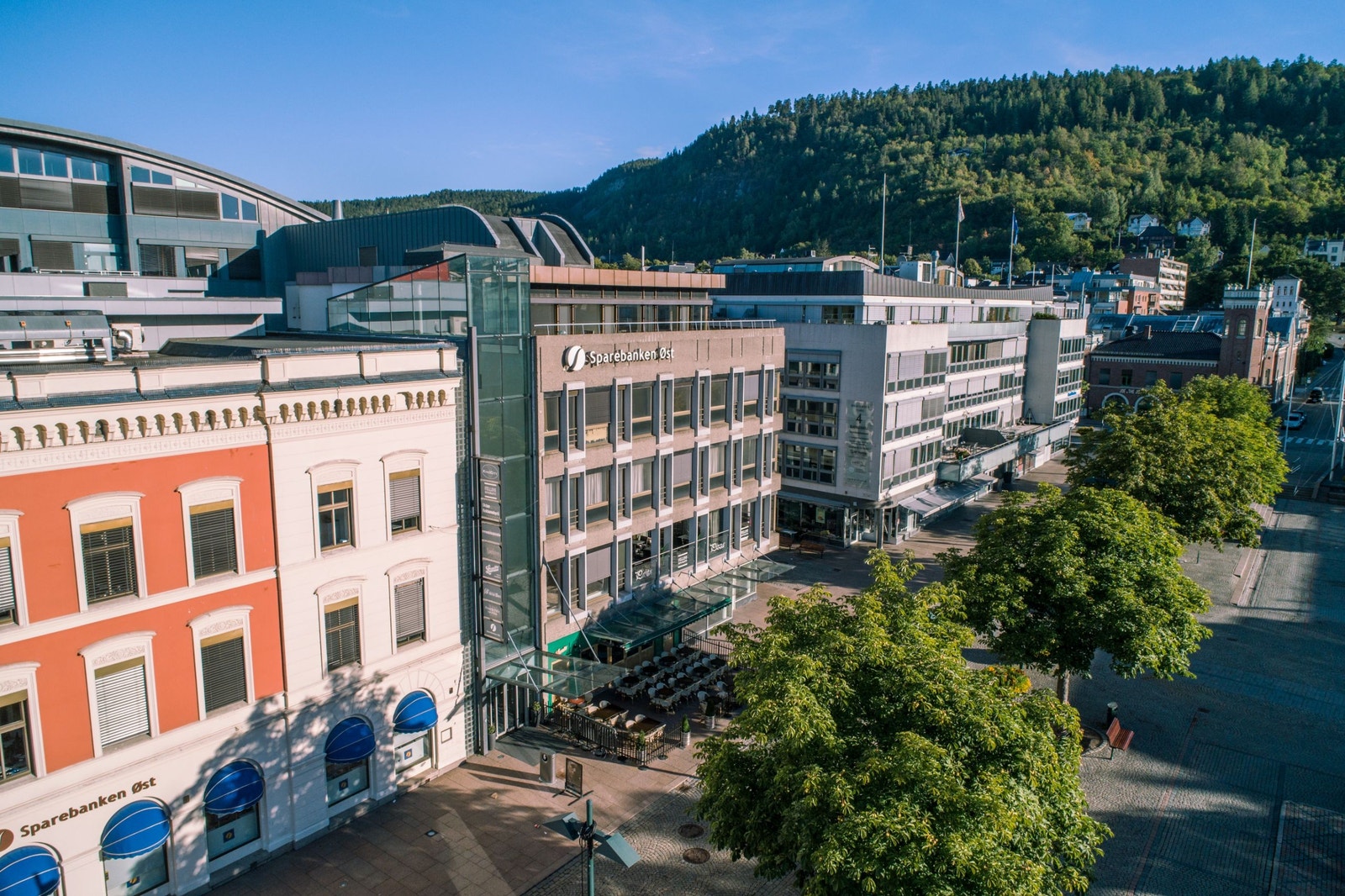 Alle byens servicefasiliteter rett utenfor Galleribilde