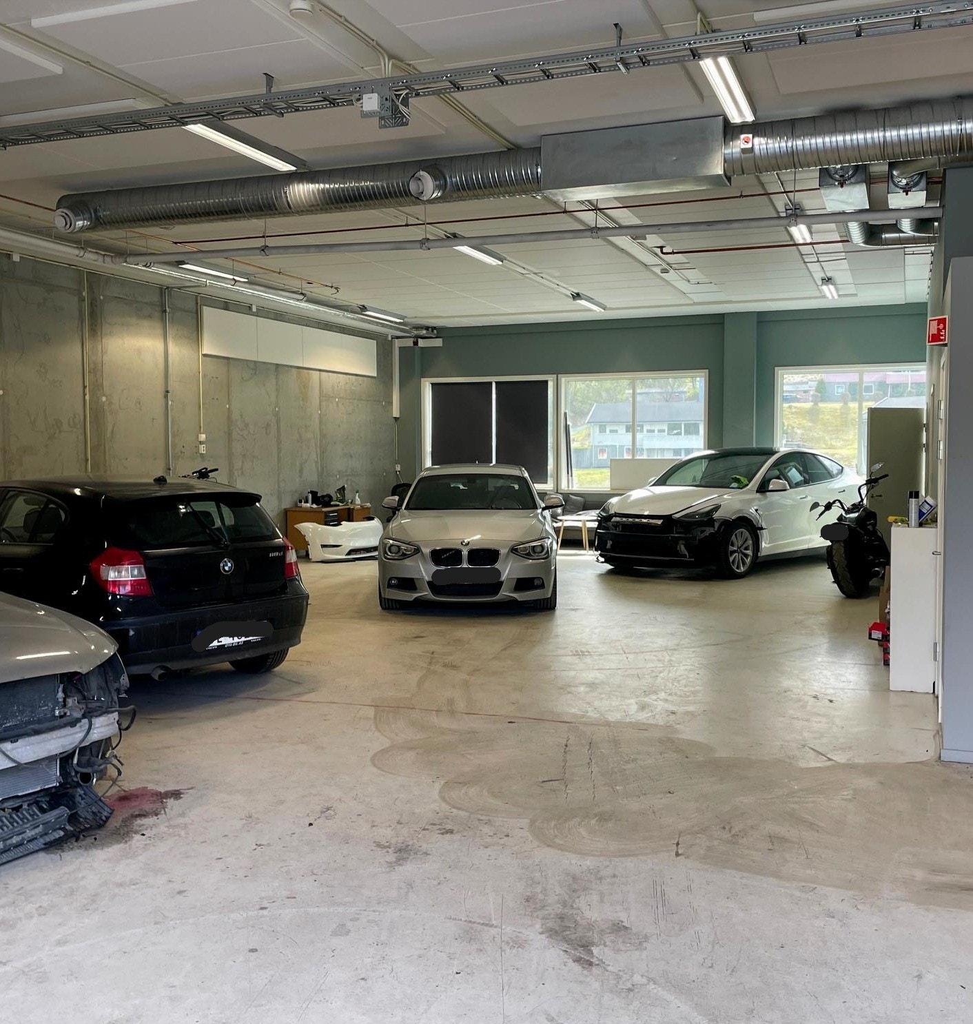Ikke helt utflyttet og klargjort enda - men et godt lokale å ha virksomhet i Galleribilde