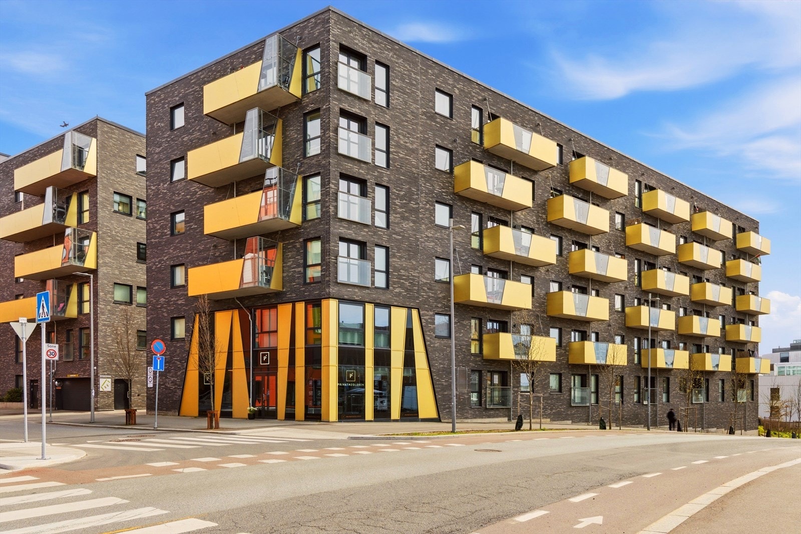 Sigurd Hoels vei 1 - Flott hjørnelokale på gateplan - Leie ca kr 513.000 - Moderne bygg - 4 garasjepl. - BTA 121 kvm. Galleribilde
