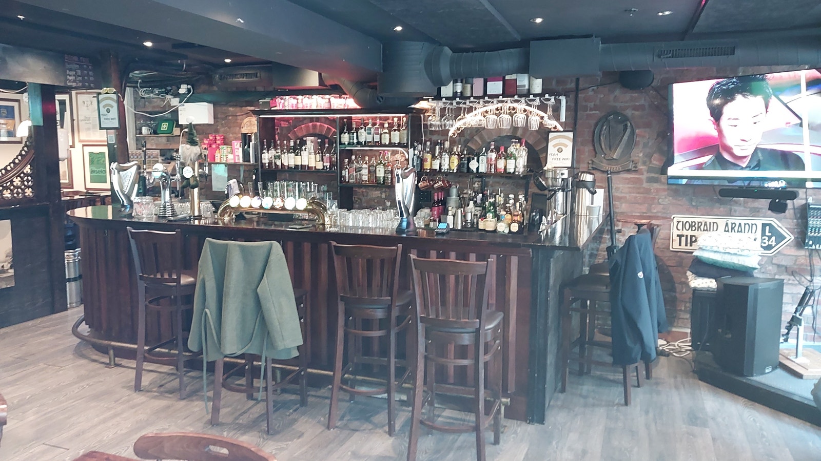 Bar 1. etg Galleribilde