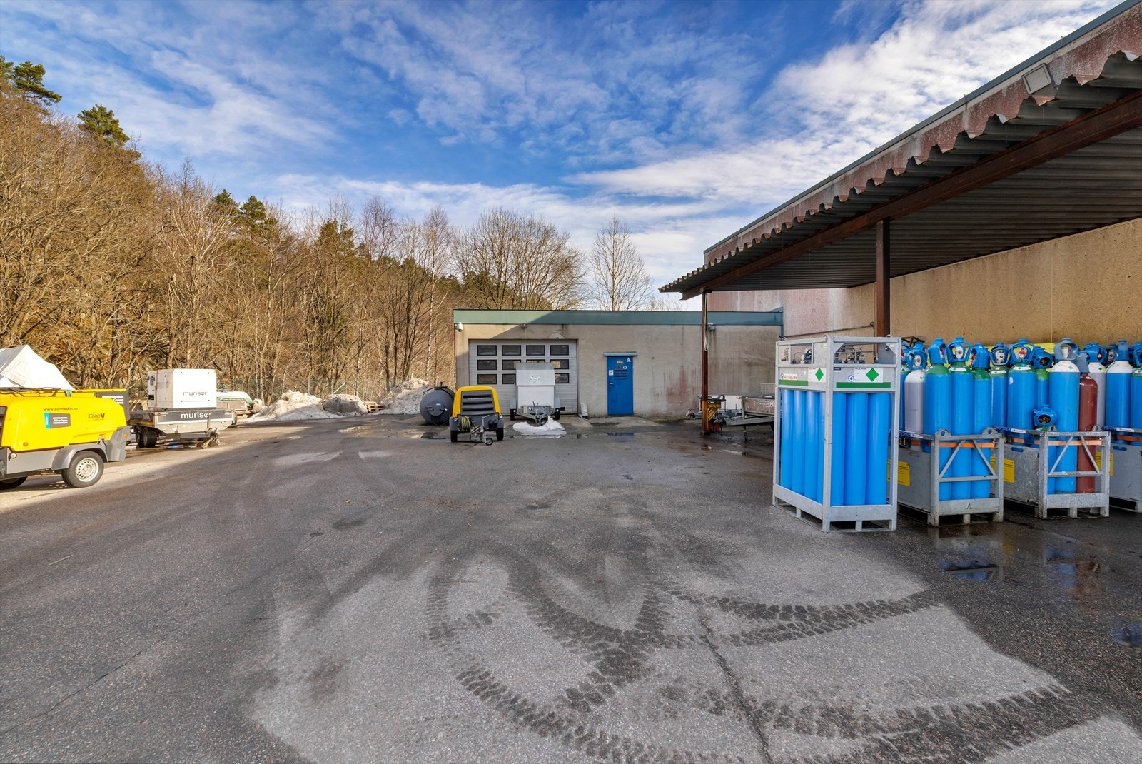 Inngang til verksted Galleribilde
