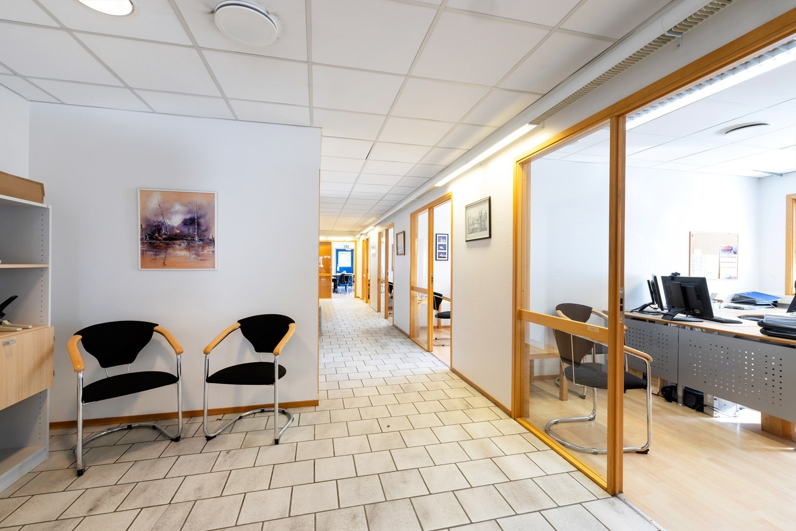 Fra inngang til kontorene Galleribilde