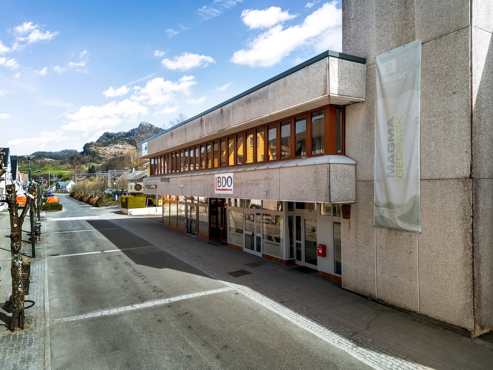 Fasade mot Stasjonsveien. Galleribilde