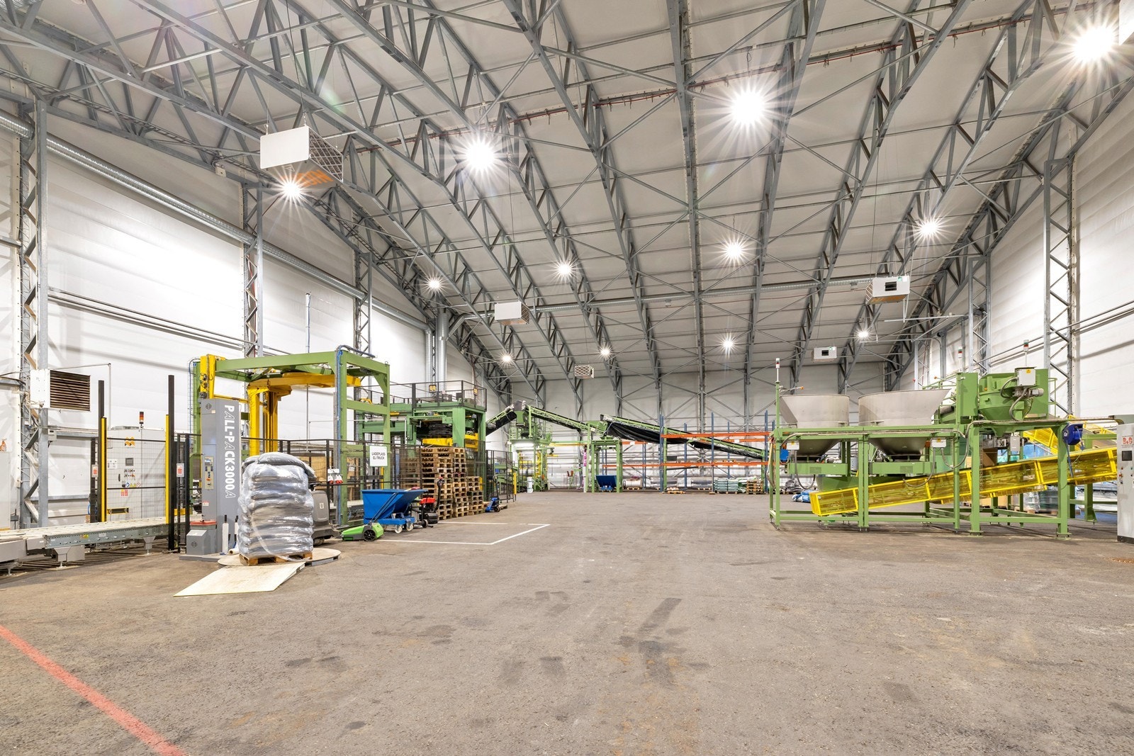 Stor lagerhall på 1200 m2. Galleribilde