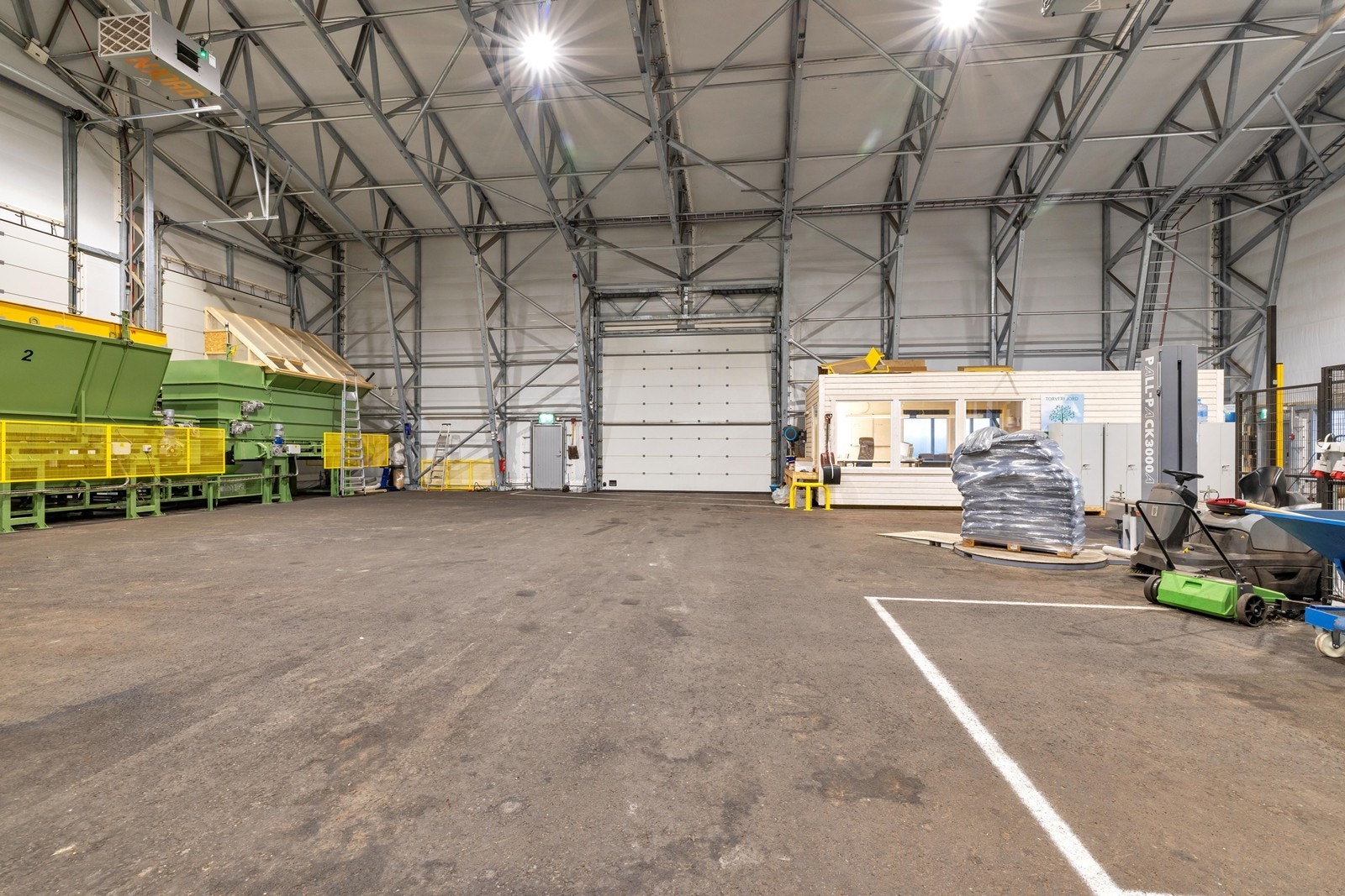 Stor lagerhall på 1200 m2. Galleribilde