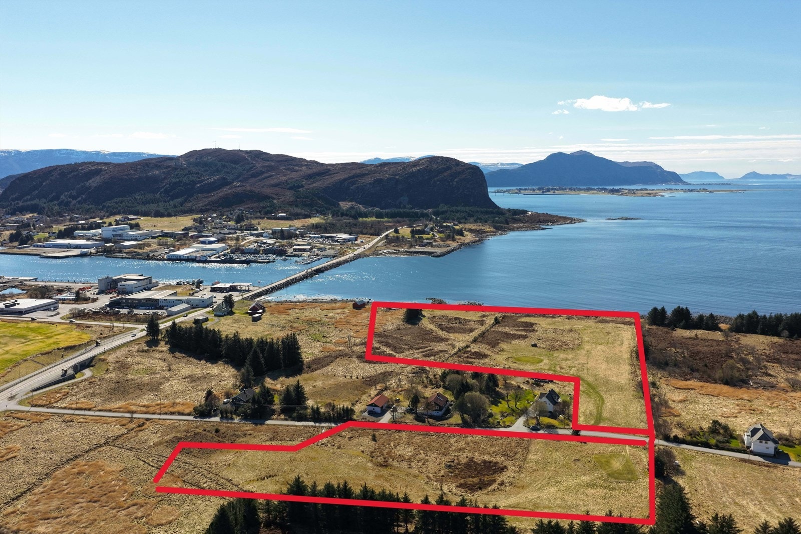 Eiendommene markert med rød innramming (ca innramming) Galleribilde