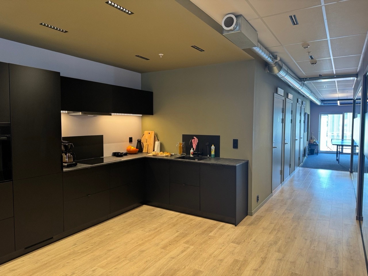 Kjøkken og gangsone ved toaletter Galleribilde