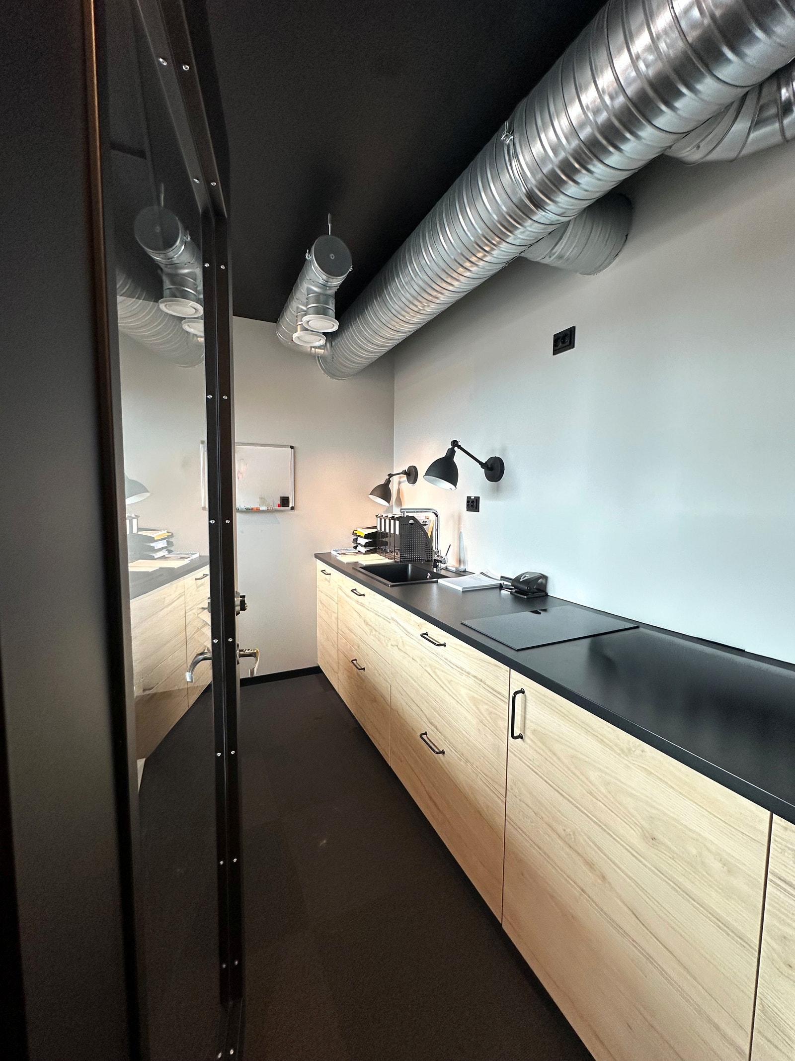 Cellekontor med eget kjøkken i 2. etasje, Pedersgata 8, Stavanger. Galleribilde