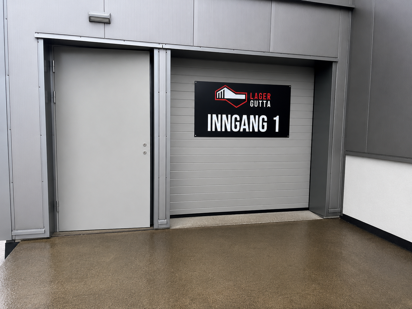 Inngangsparti med port Galleribilde