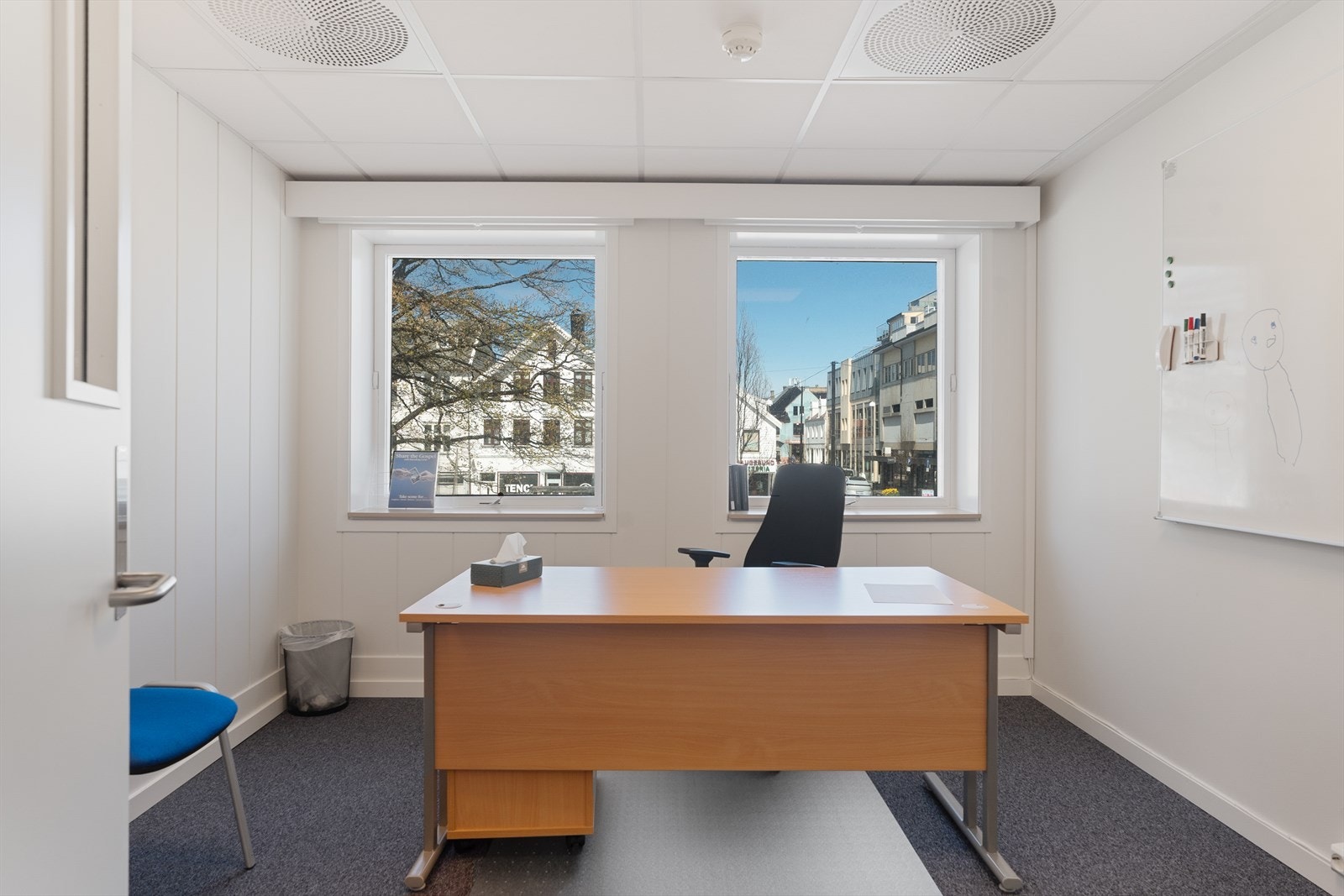 2. etasje langtidsutleid forsamlingslokale og 3. etasje ledig kontoretasje Galleribilde