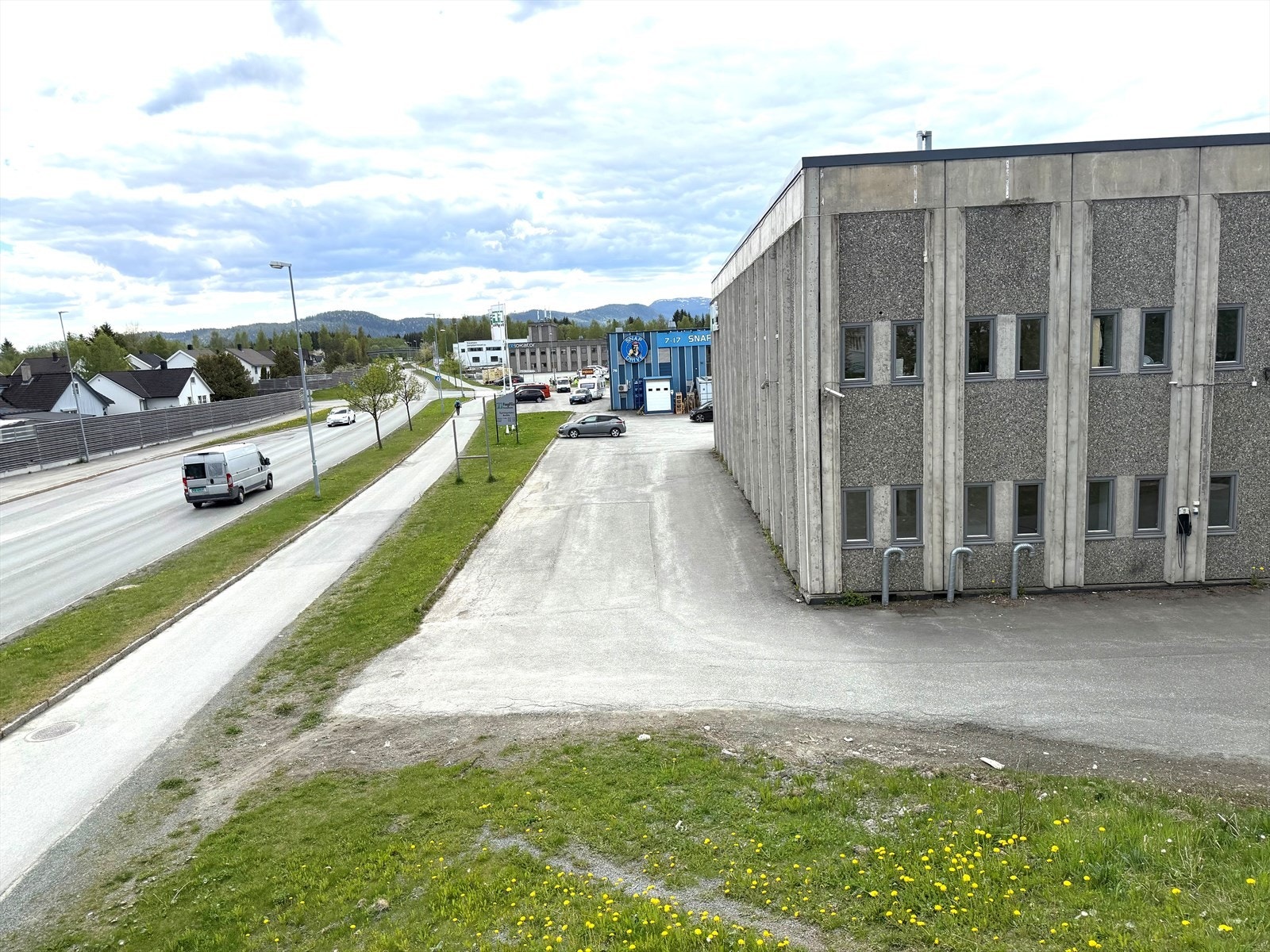 Byggets plassering nært Østre Rosten. Galleribilde
