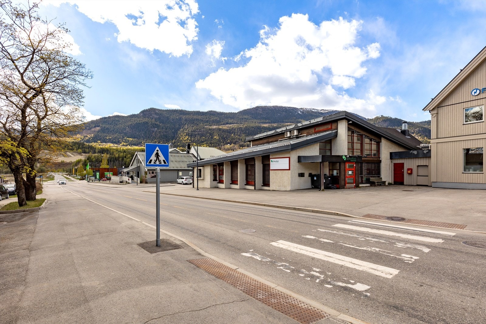 Fasade og inngangsparti. Galleribilde