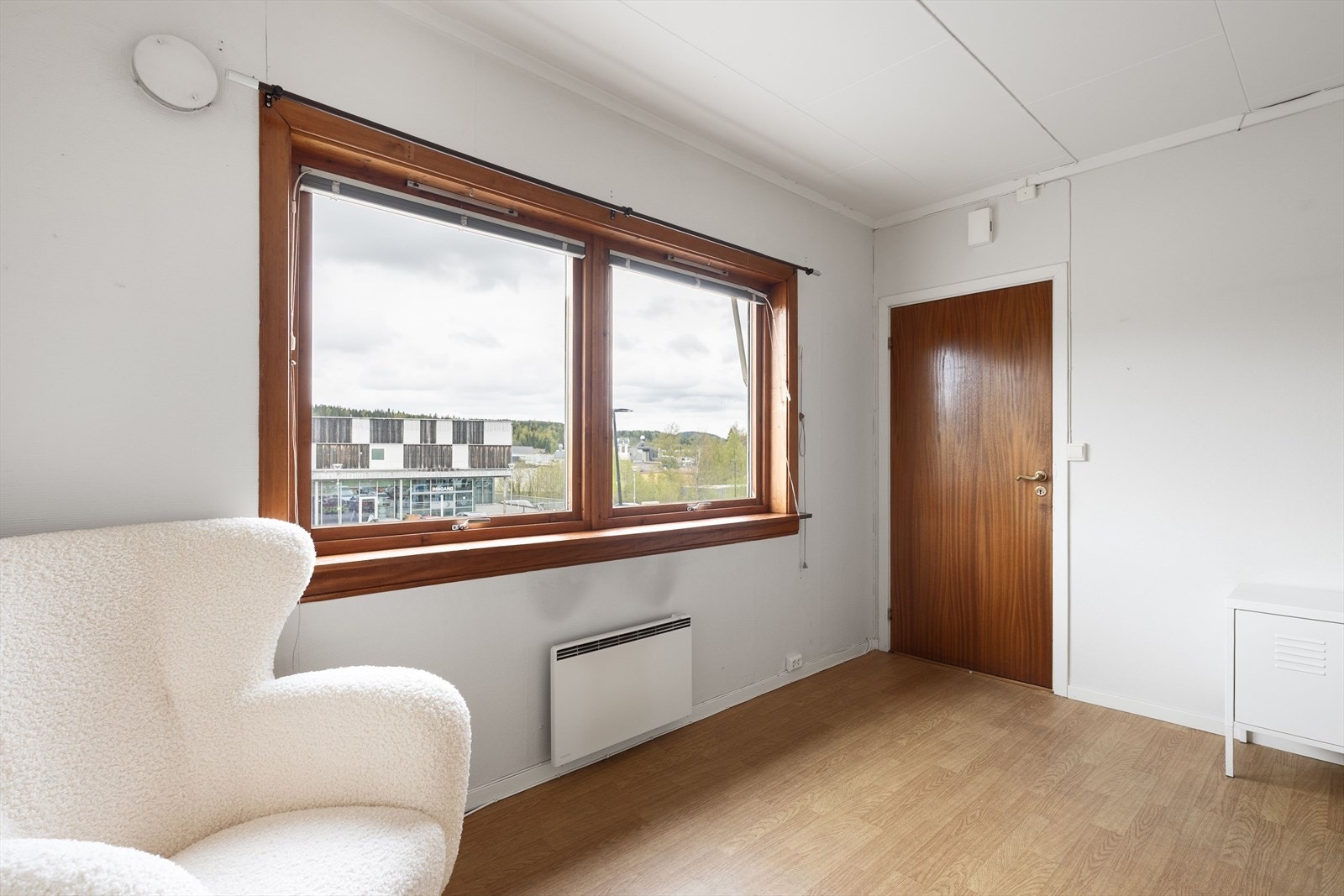 Store vinudsoverflater slipper inn naturlig dagslys. Galleribilde