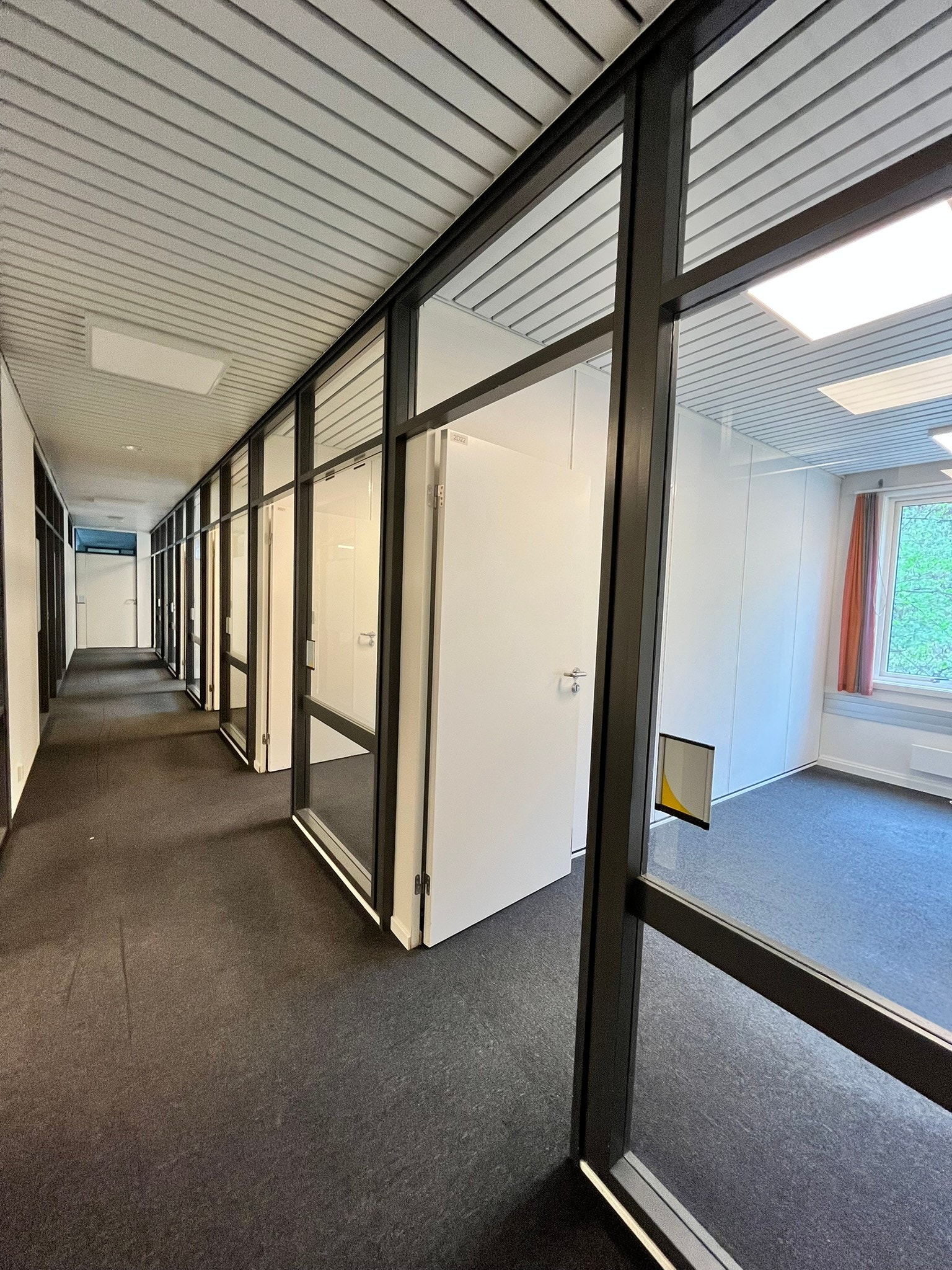 110 kvm med flere cellekontorer og eget møterom Galleribilde