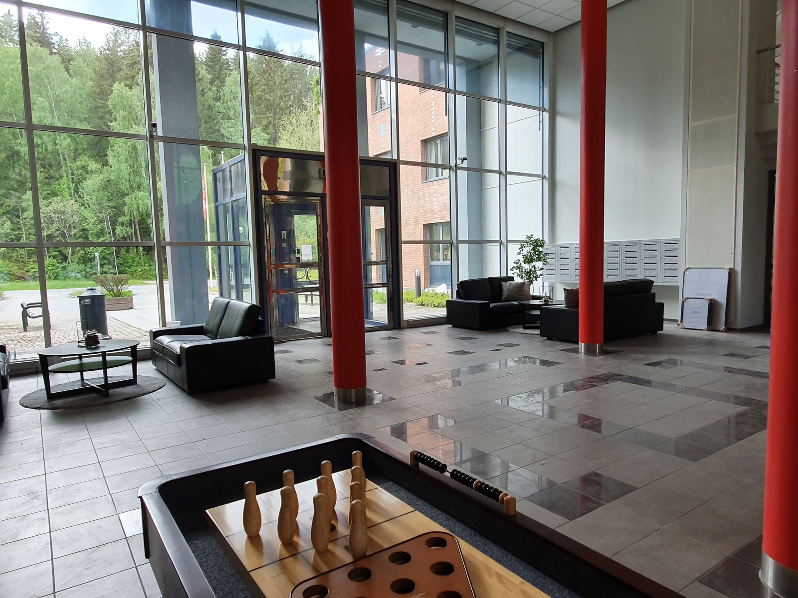 Shuffleboard og biljard i inngangspartiet Galleribilde