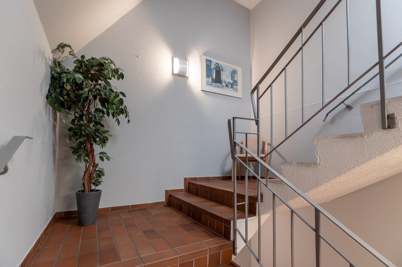 Lyst og pent trappehus Galleribilde