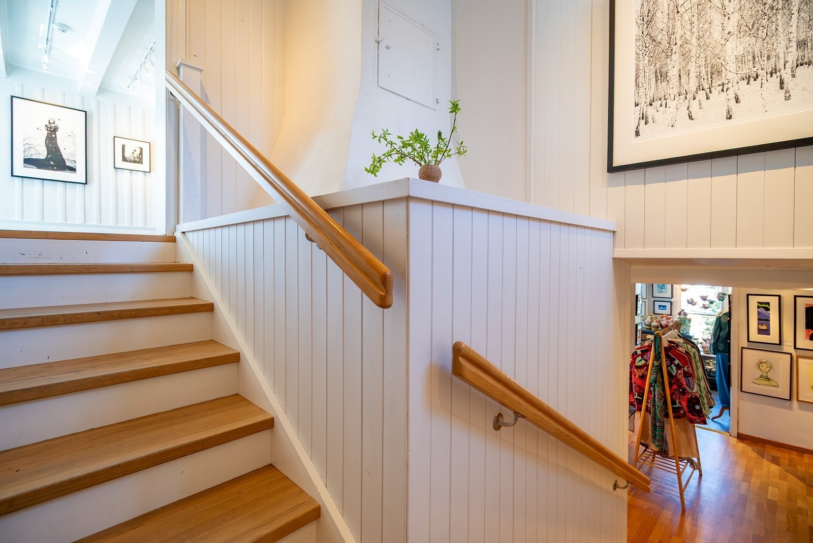 Trappen opp til 2. etg. delen av Galleri Soon Galleribilde
