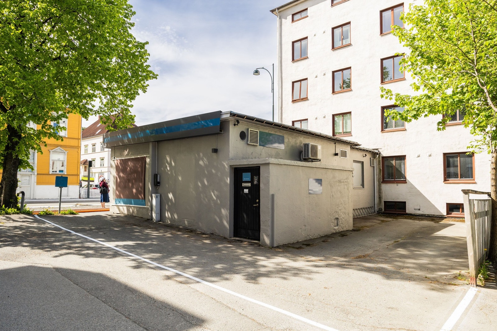 God parkeringsplass for opp til 3-4 biler på egen tomt. Galleribilde