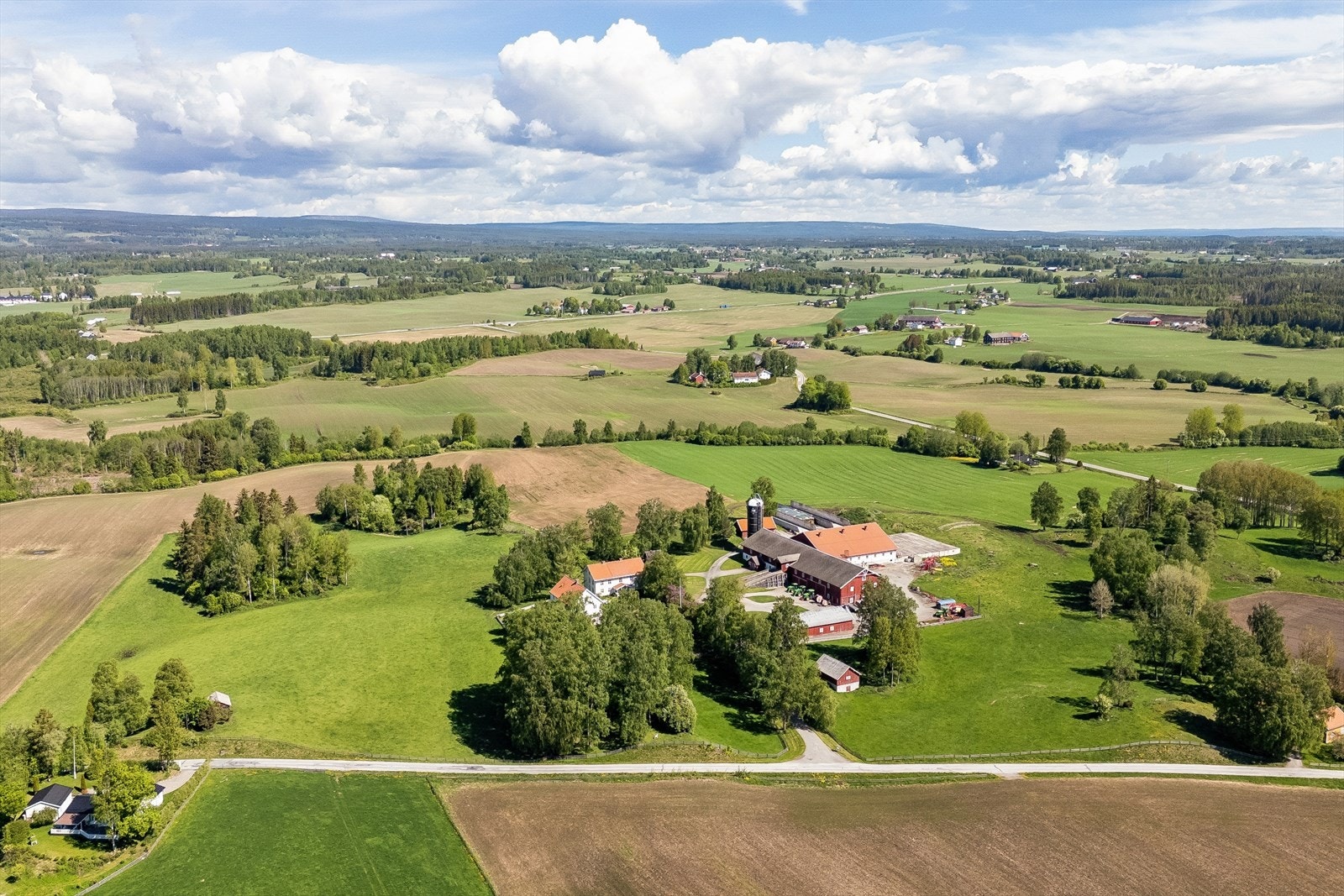 Fra gården er det kort vei til Ilsengstiene, kåret til Norges beste turstinettverk, og Gåsbu med sitt omfattende løypenett. Galleribilde