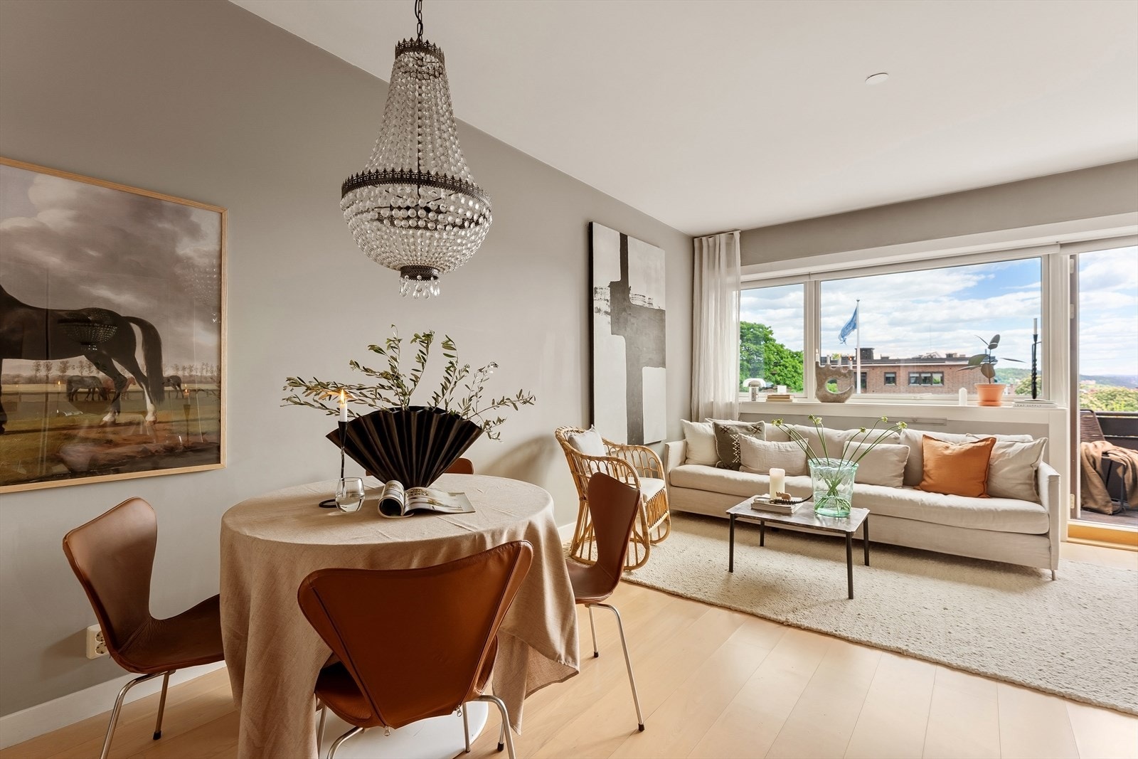 God plass til spisebord Galleribilde