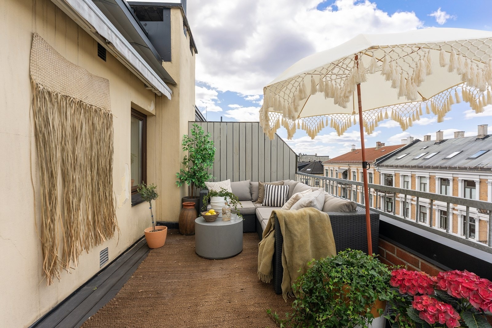 Takterasse med gode innredningsmuligheter Galleribilde
