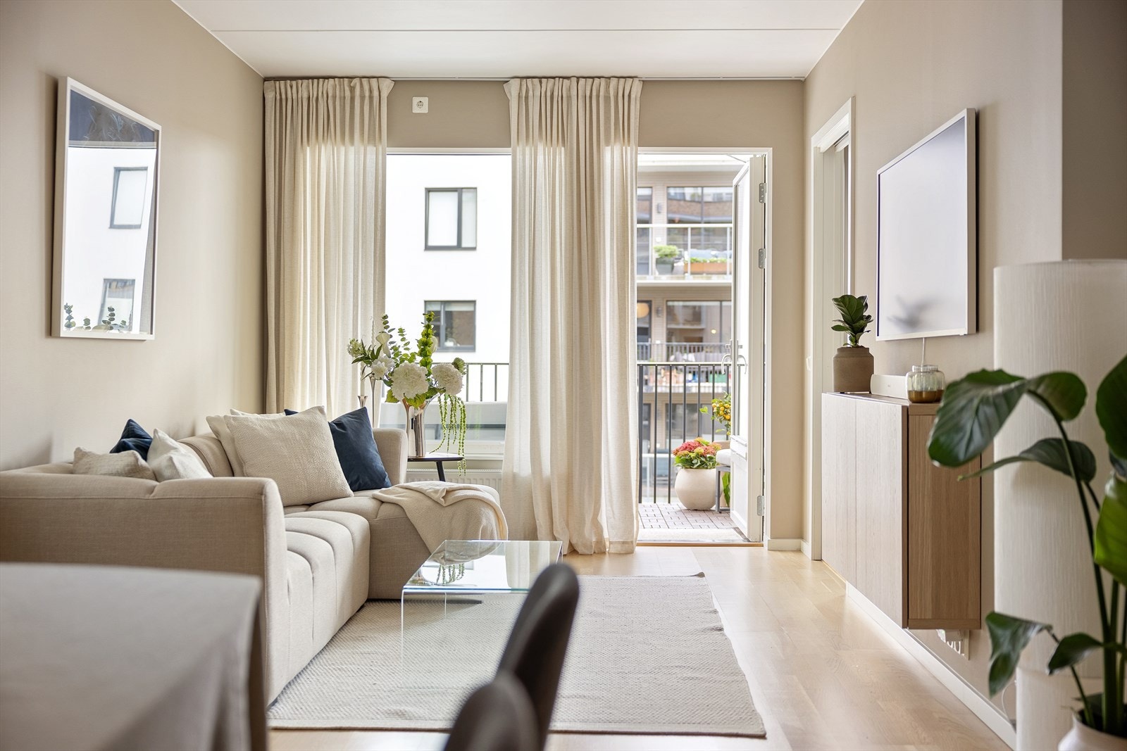 Leiligheten ligger i et moderne bygg fra 2017 med etterspurte fasiliteter. Galleribilde