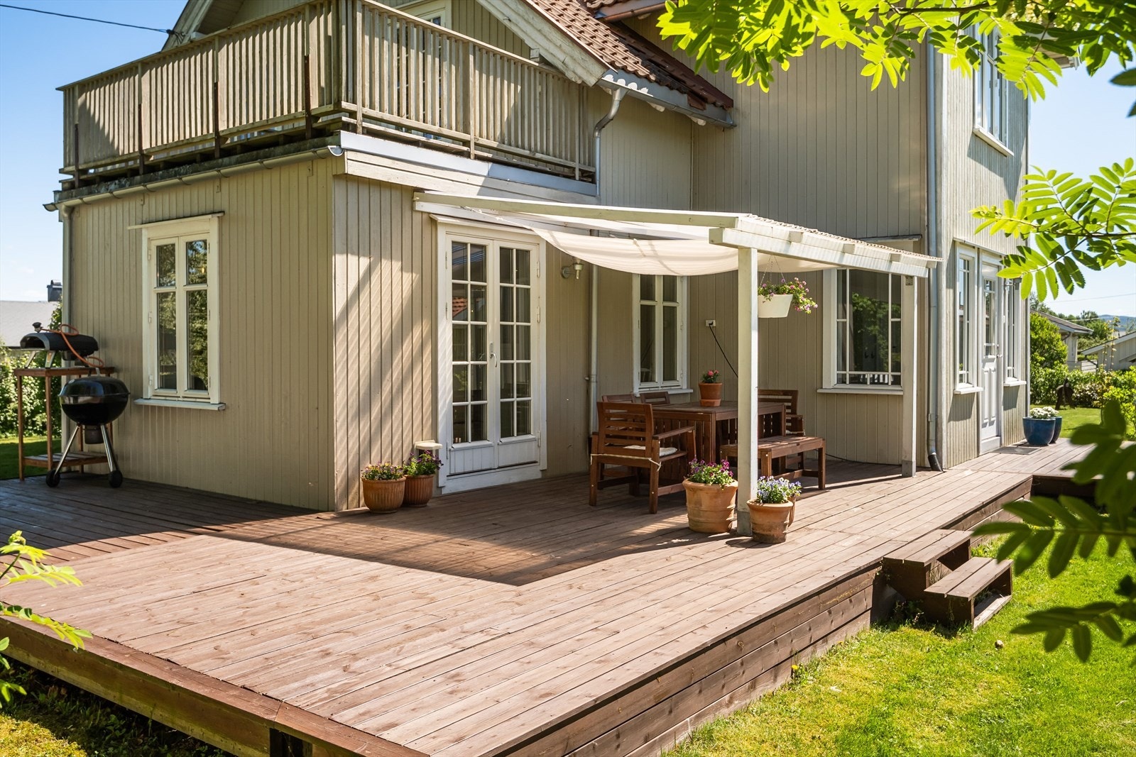 Den perfekte uteplassen hvor du kan nyte lange og fine sommerdager - og kvelder. Galleribilde