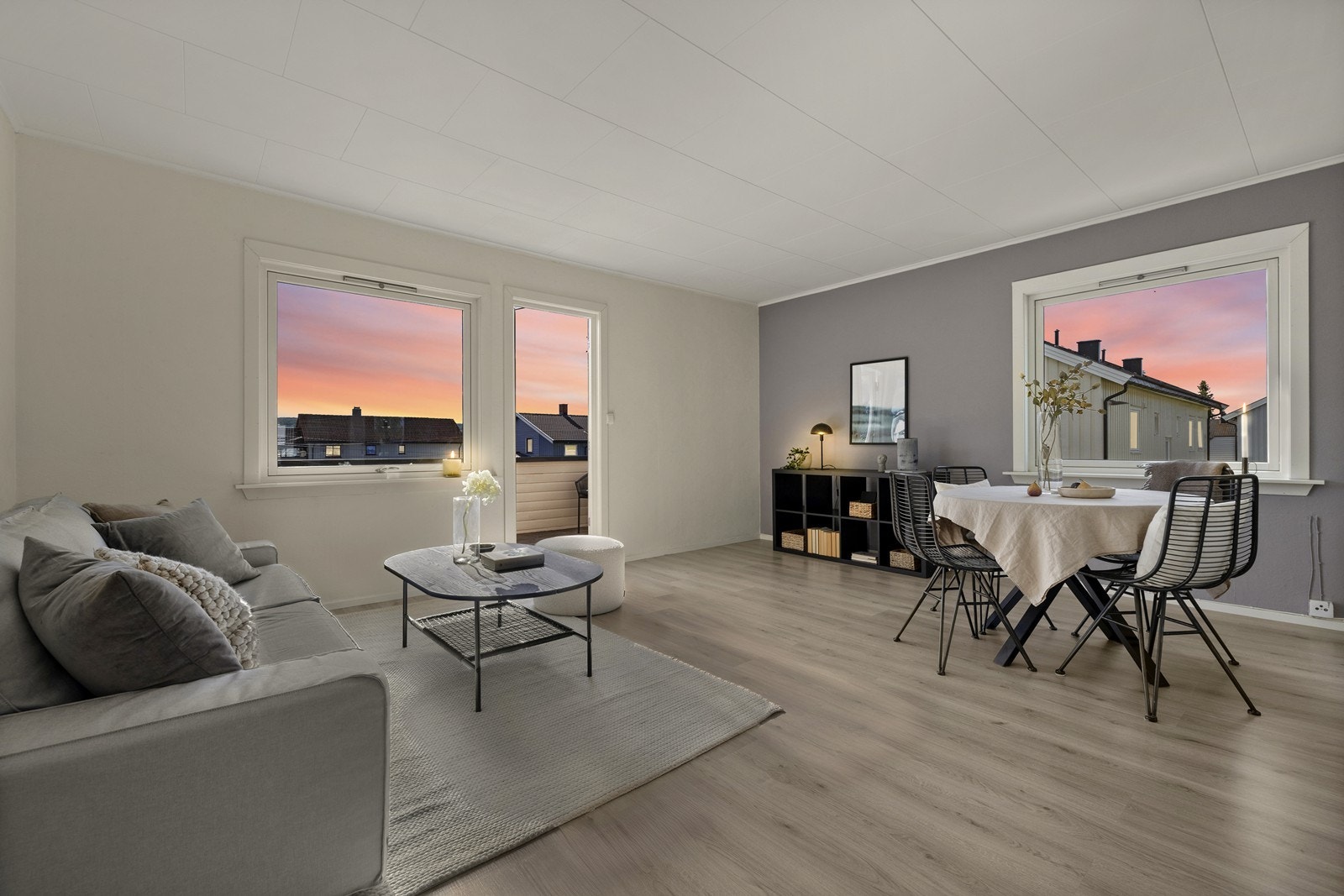Her har man en pen og innholdsrik 4-roms leilighet på 2 plan. Galleribilde