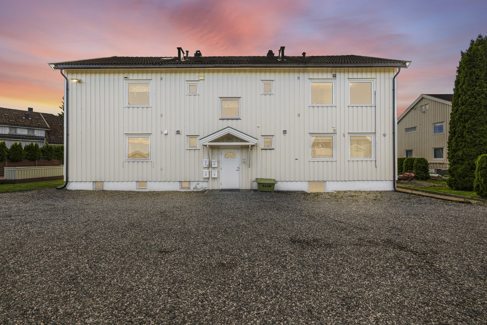 I tillegg er det gode parkeringsmuligheter for besøkende på gjesteparkeringen. Galleribilde