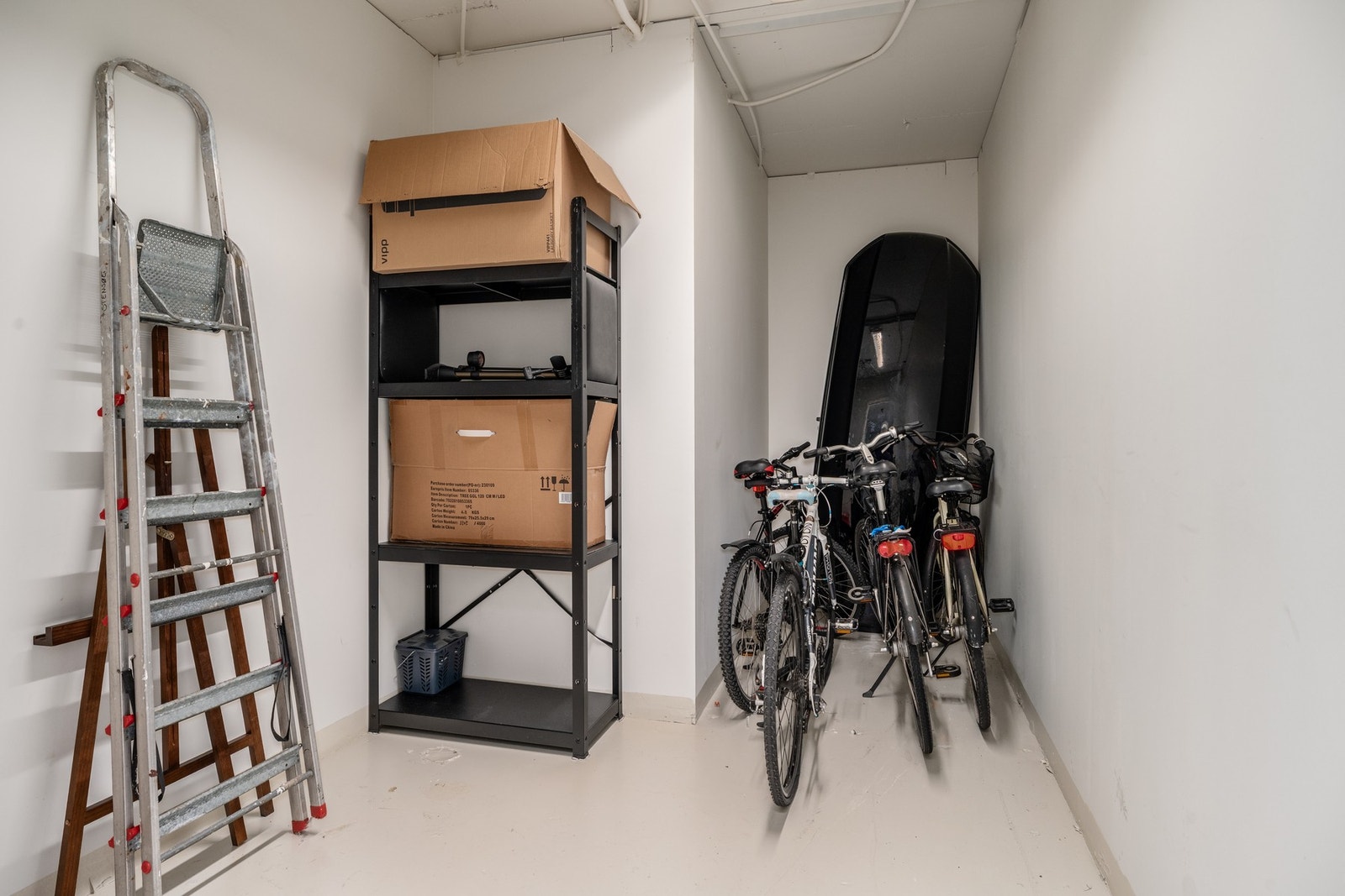 Felles sportsbod benyttet av kun tre leiligheter, inkludert denne. Galleribilde