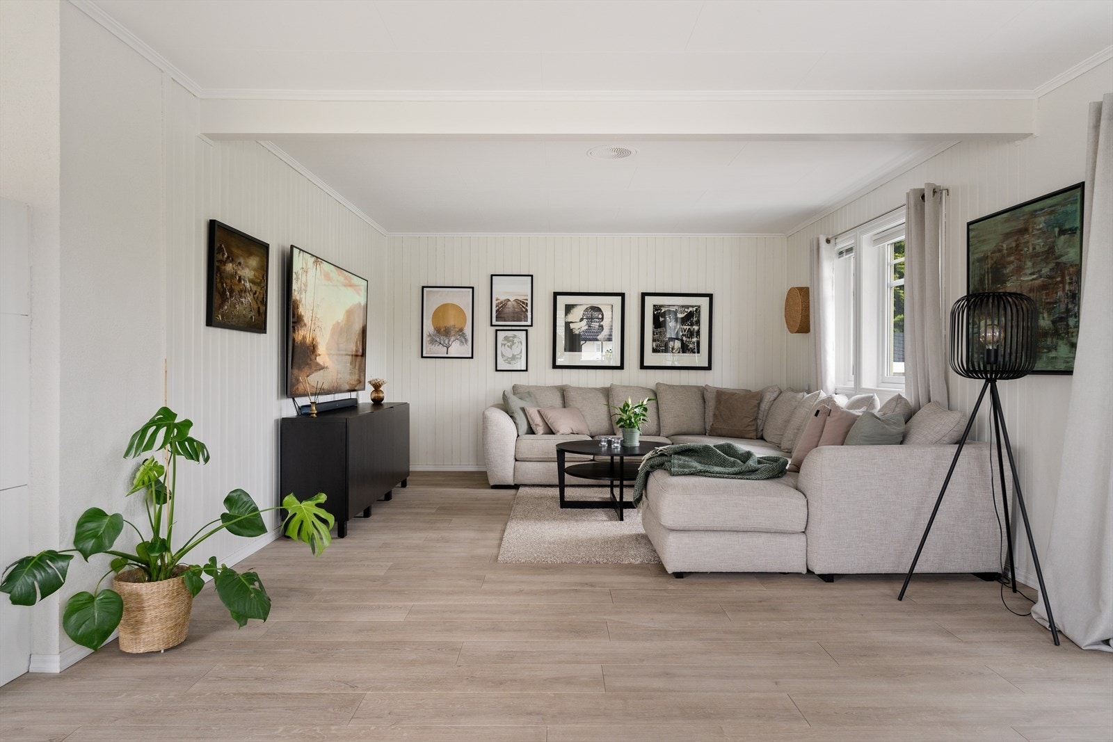 TV/Internett leveres via NTE(fiber) / Altibox. Galleribilde