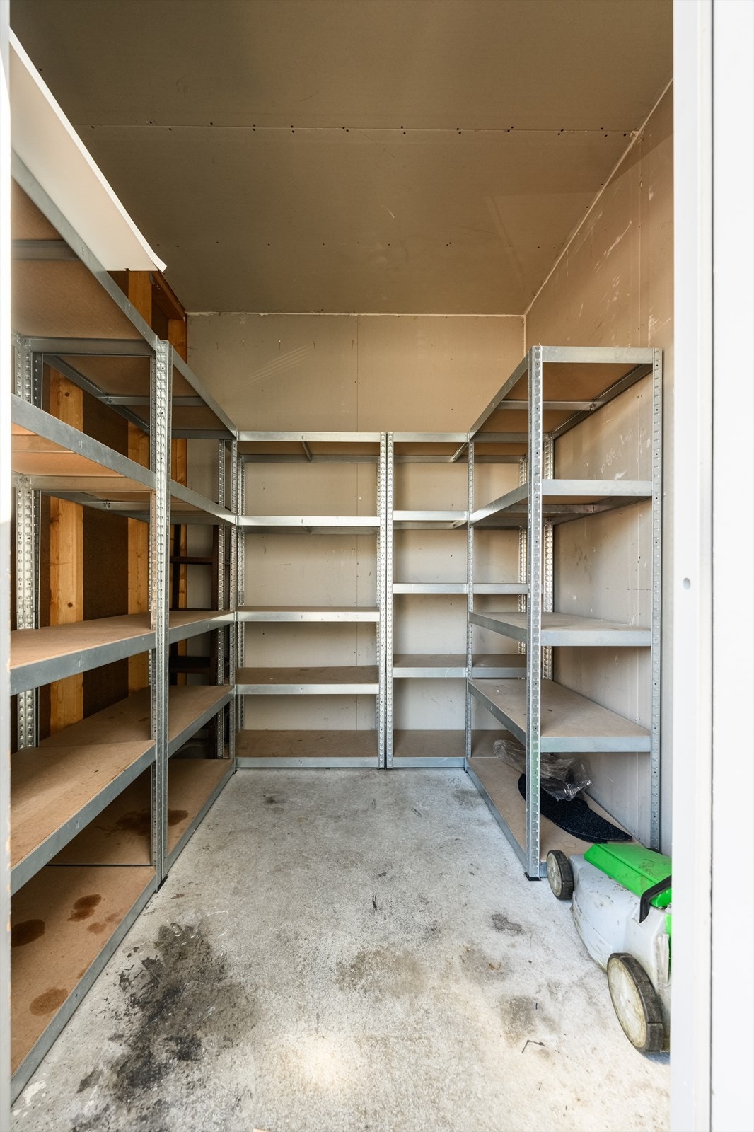 Praktisk utvendig bod på 5 m² for ekstra lagringsplass. Galleribilde