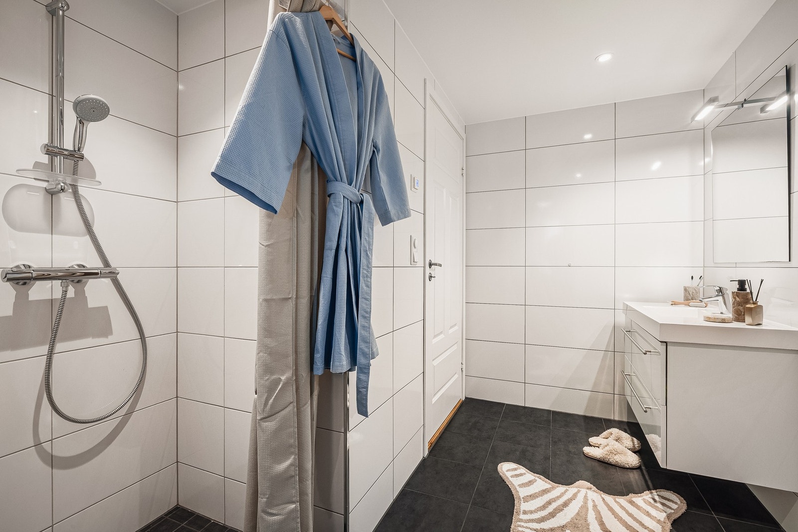 Pent helfliset bad med alt du trenger Galleribilde