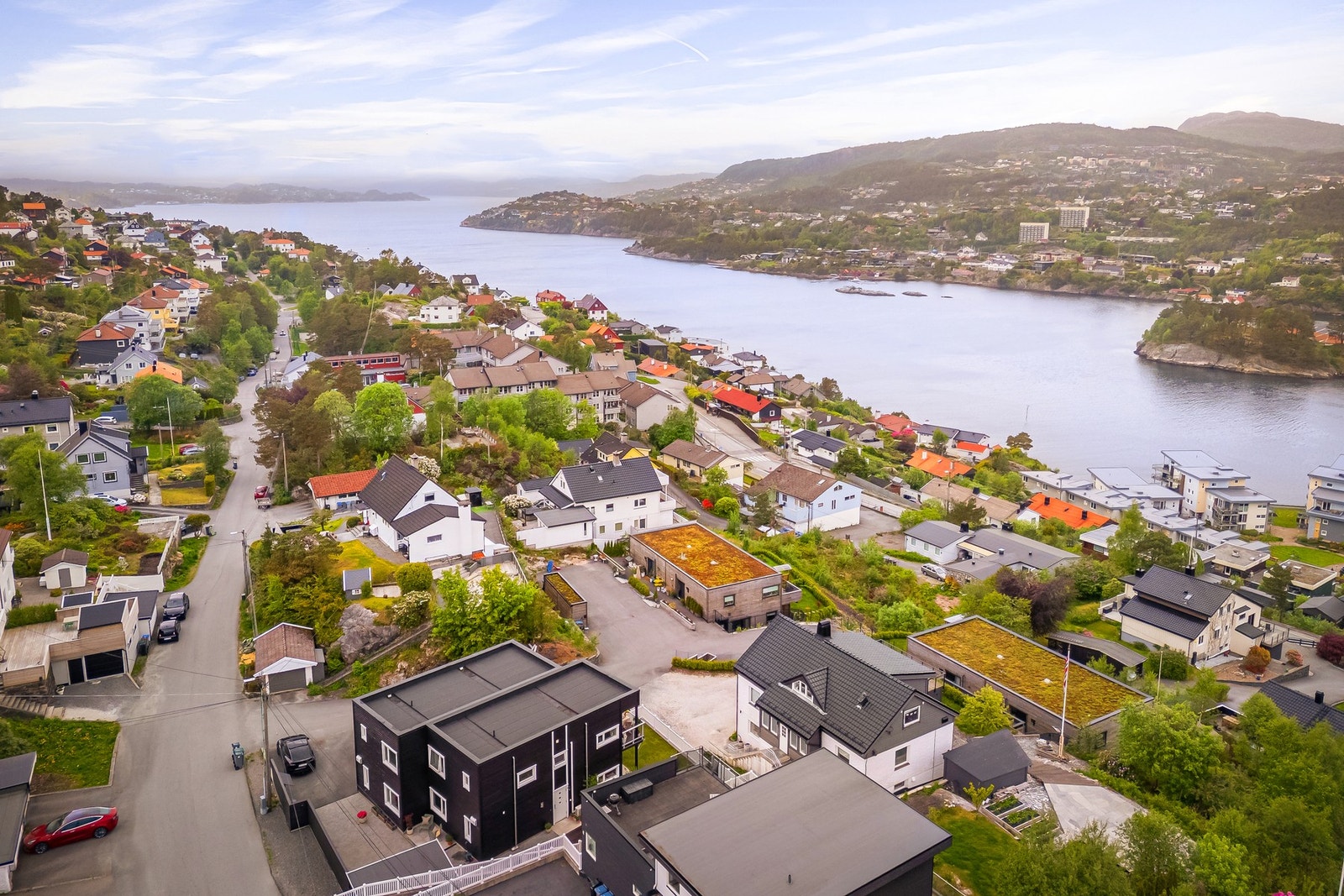 God beliggenhet i en fredelig og barnevennlig gate uten gjennomgangstrafikk Galleribilde