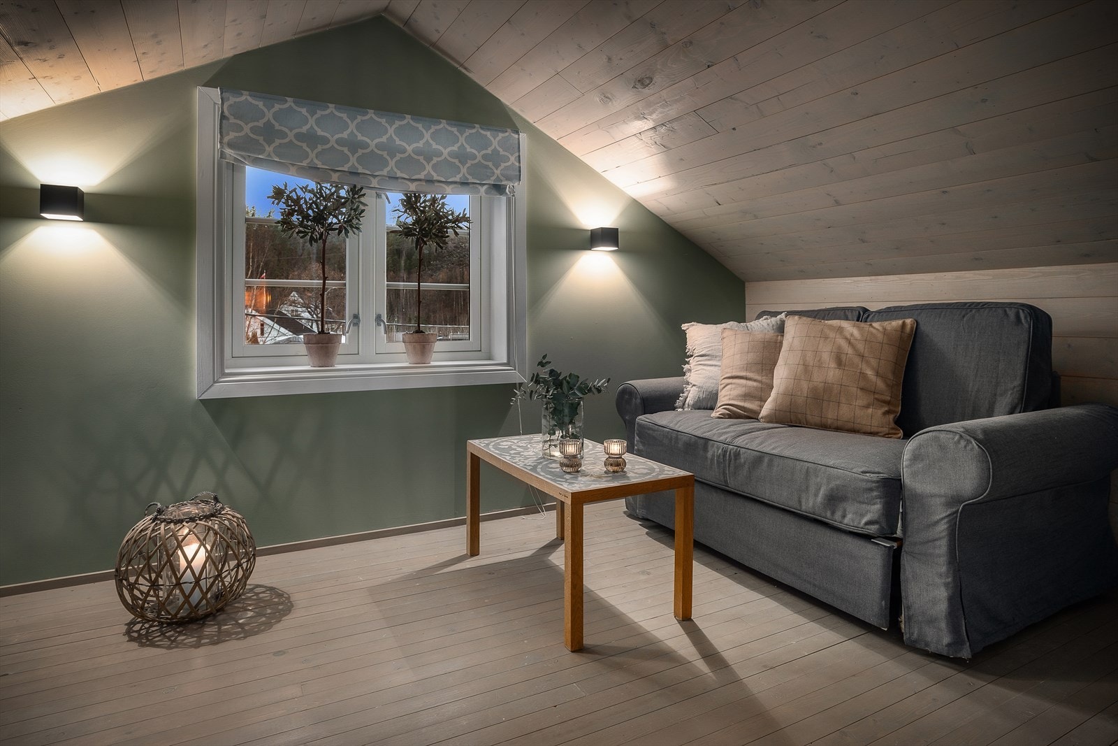 Loftstue med fleksibel soneinnredning - tv-lounge/lekerom/ ungdomsrom mv. Rommet er ikke godkjent for varig opphold, se pkt. om ferdigattest. Galleribilde