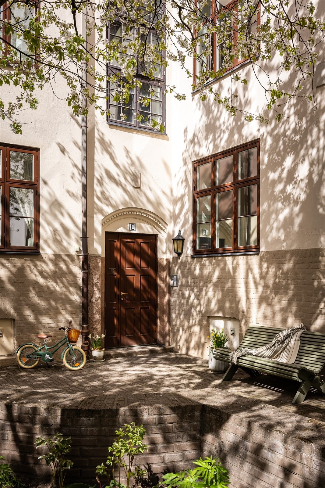 Leiligheten har et hyggelig og innbydende inngangsparti. Galleribilde