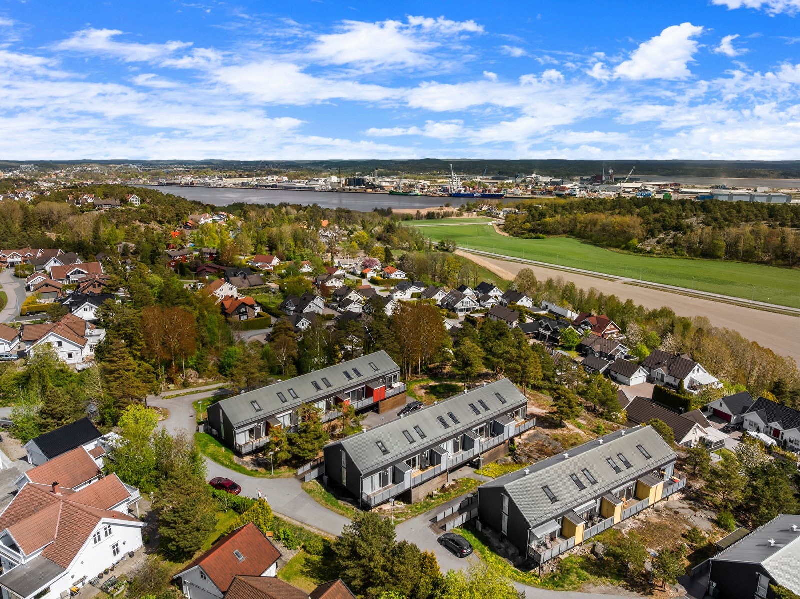 For barnefamilier er logistikken enkel, med både Lunde barneskole, Kråkerøy ungdomsskole og flere barnehager i nærheten. Galleribilde