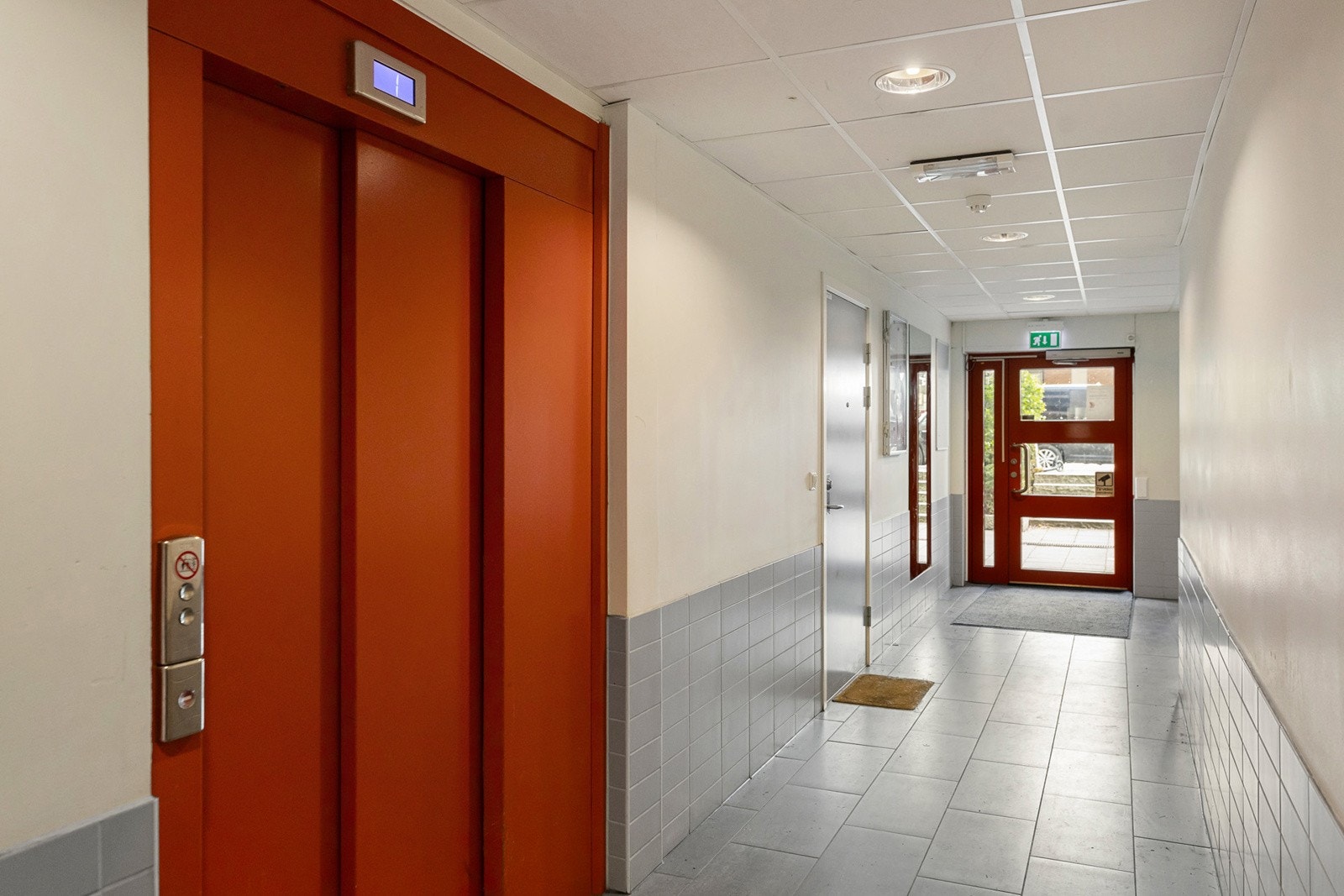 Trappefri adkomst via heis. Galleribilde