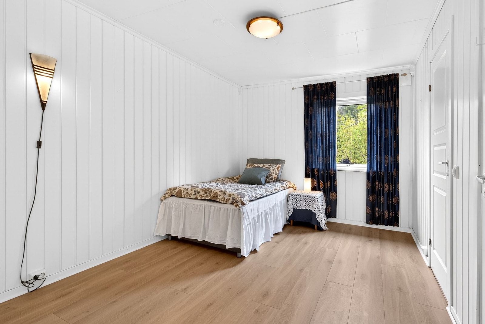 Soverom 1 - her innredet med enkel seng, men er plass til dobbelt seng. Galleribilde