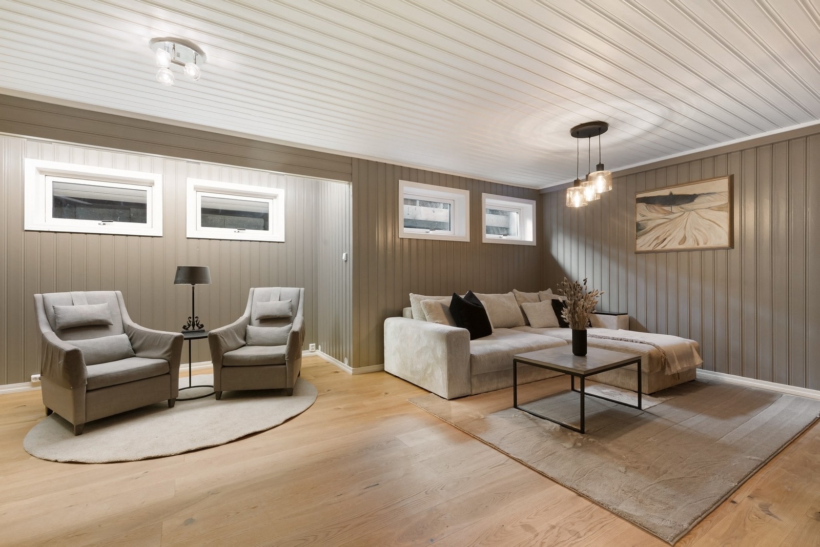 Det er plass til både sofagruppe og egen sittekrok. Galleribilde