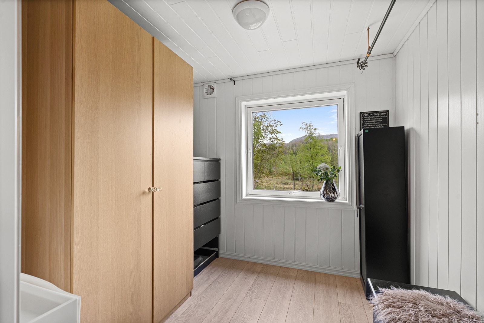 Soverom 1. 1 etg. Galleribilde