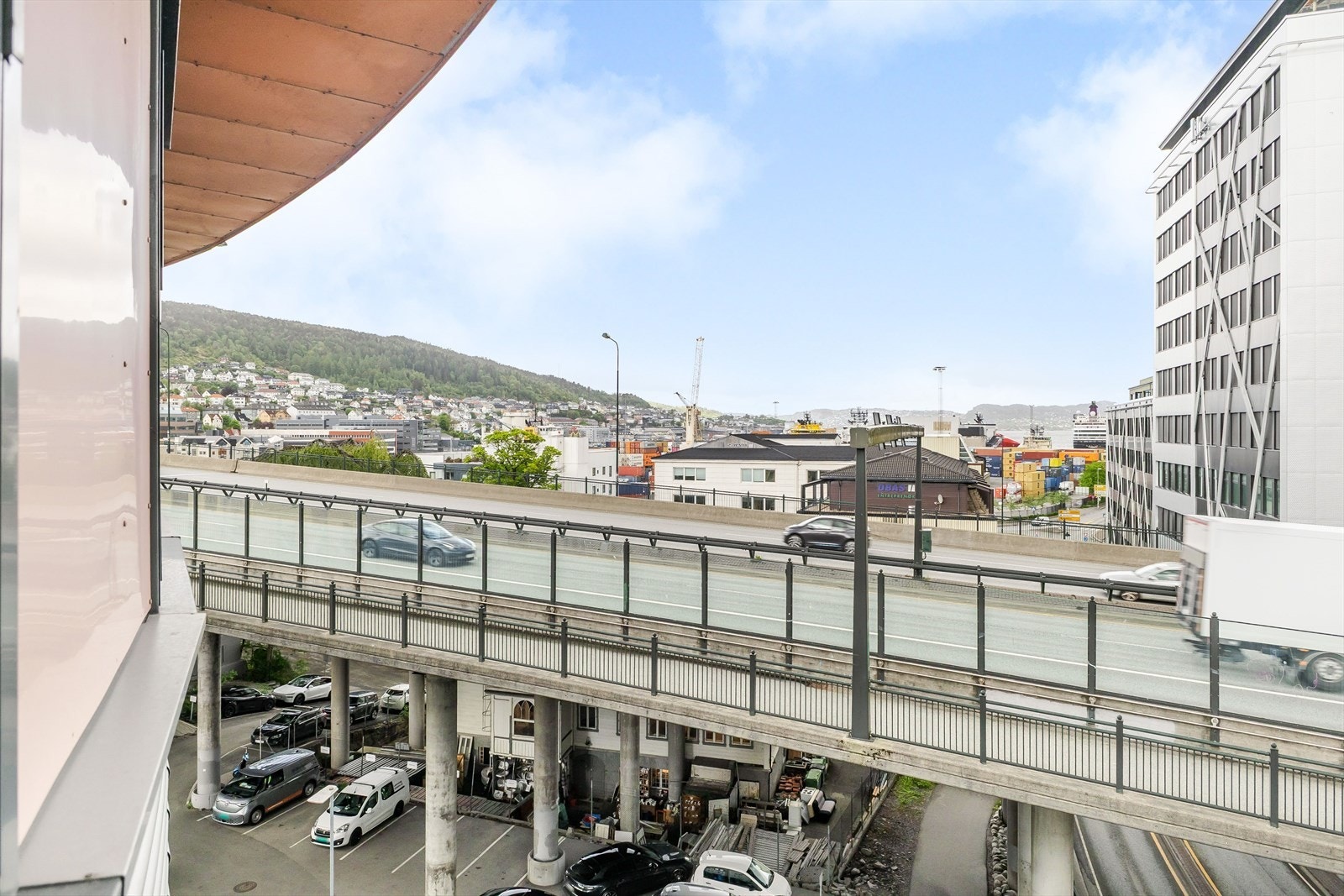 Noe av utsikten fra stue /soverom Galleribilde