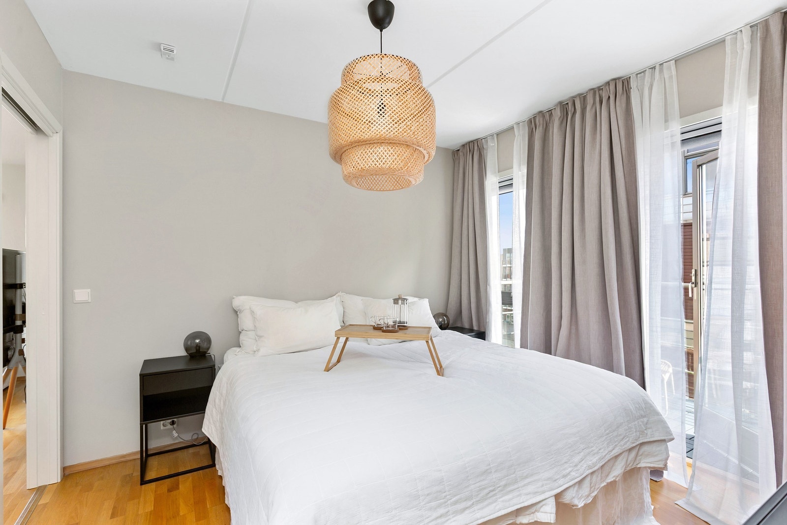 Hovedsoverommet har direkte utgang til en egen balkong på 4 m². Galleribilde