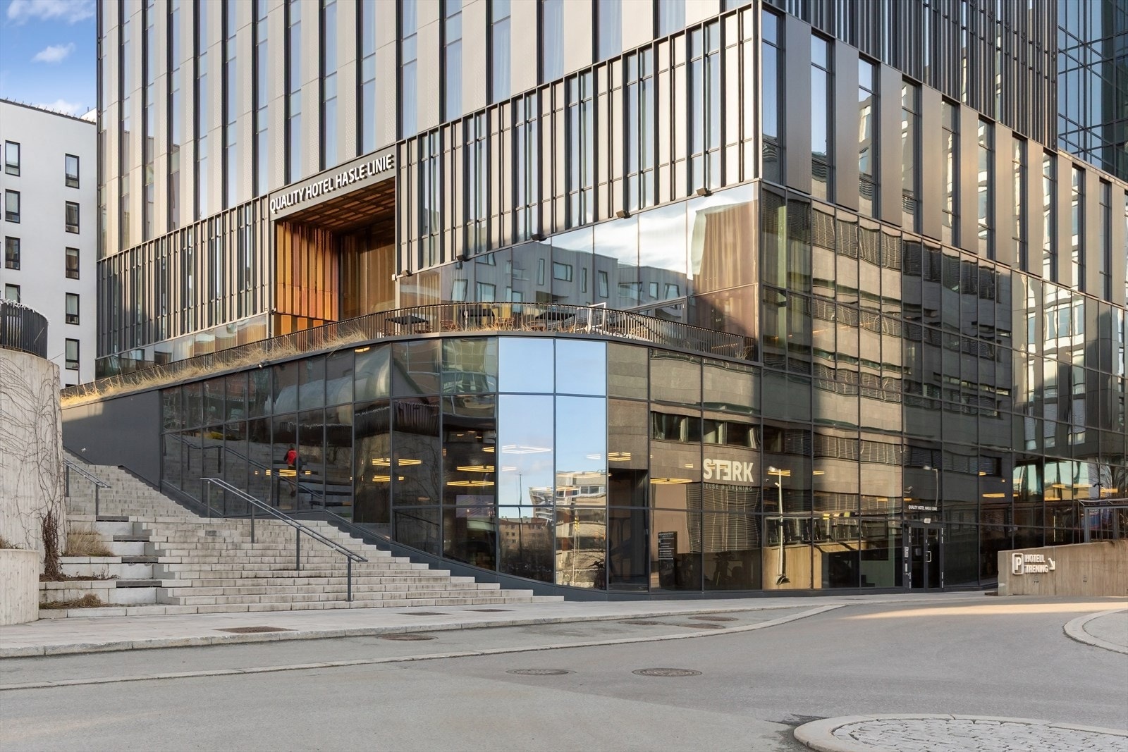 I nærområdet finner du både STERK treningssenter og Studio Jobbsprek. Galleribilde