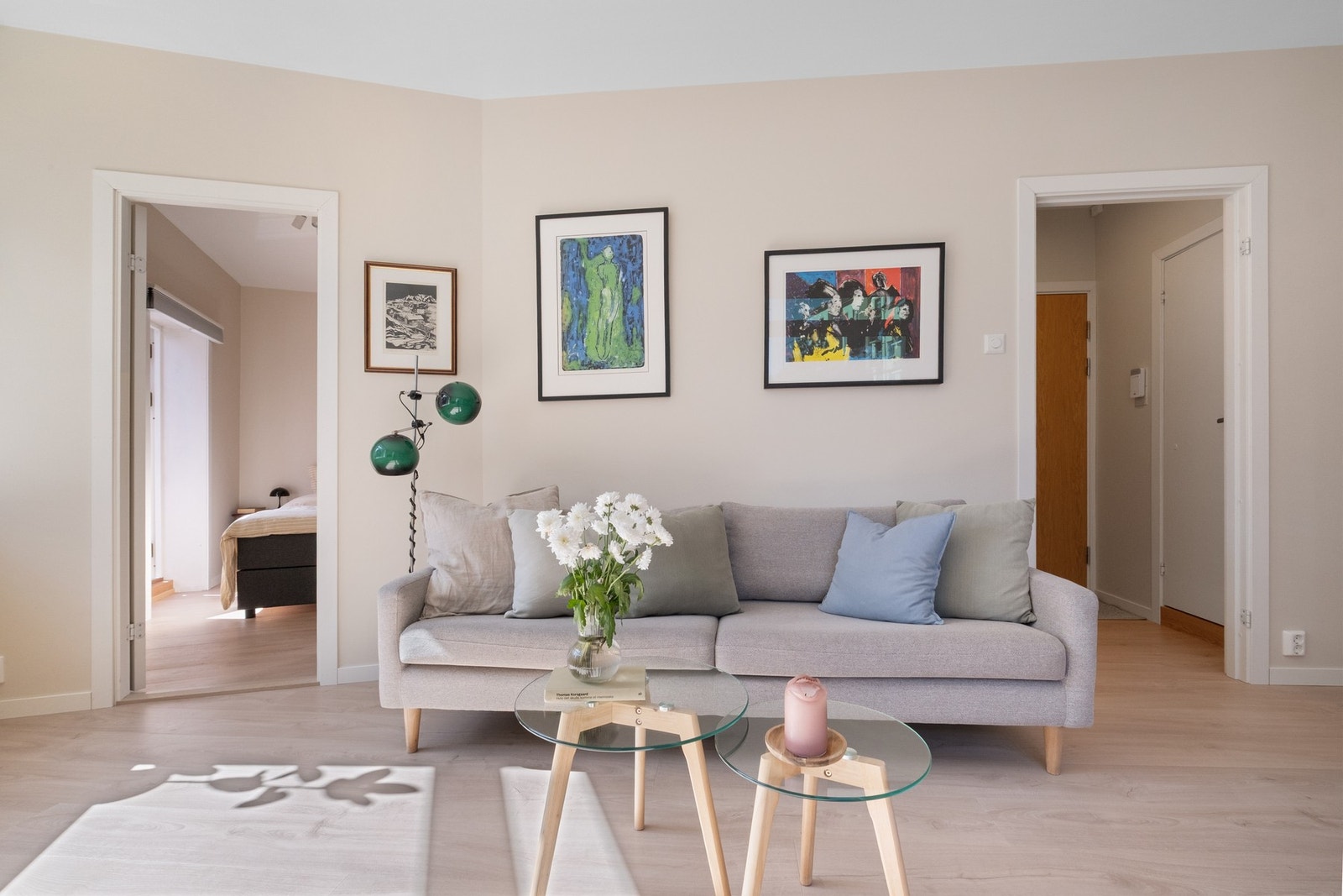 Her er det plass til sofagruppe med tilhørende møblement. Galleribilde